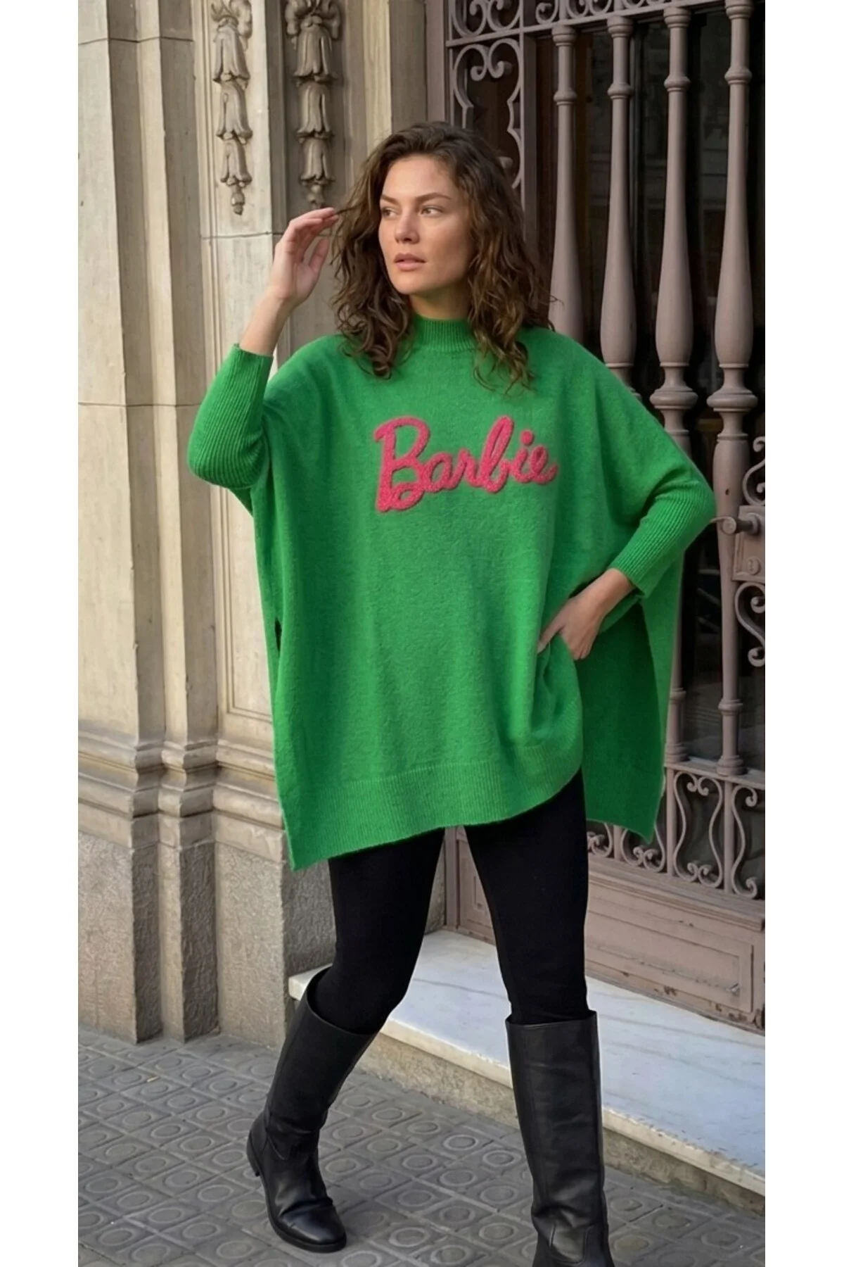 BARBİE NAKIŞLI YIRTMAÇLI TRİKO KADIN PANÇO