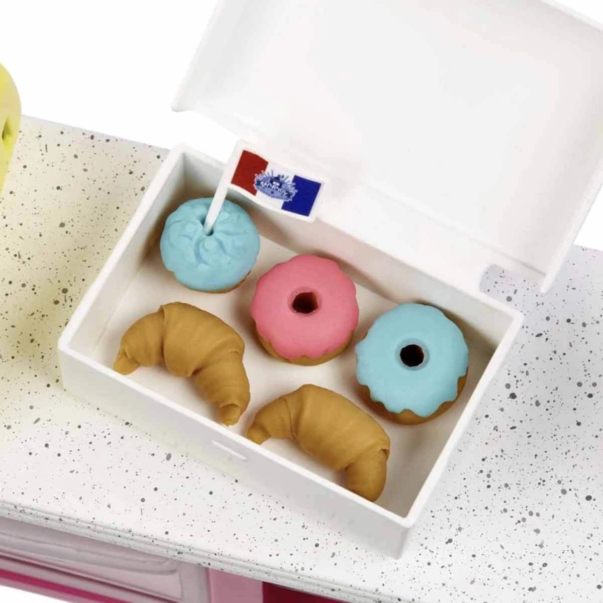 Barbie'nin Eğlenceli Kafesi Oyun Seti HJY19 Barbie'nin Eğlenceli Kafesi Oyun Seti HJY19