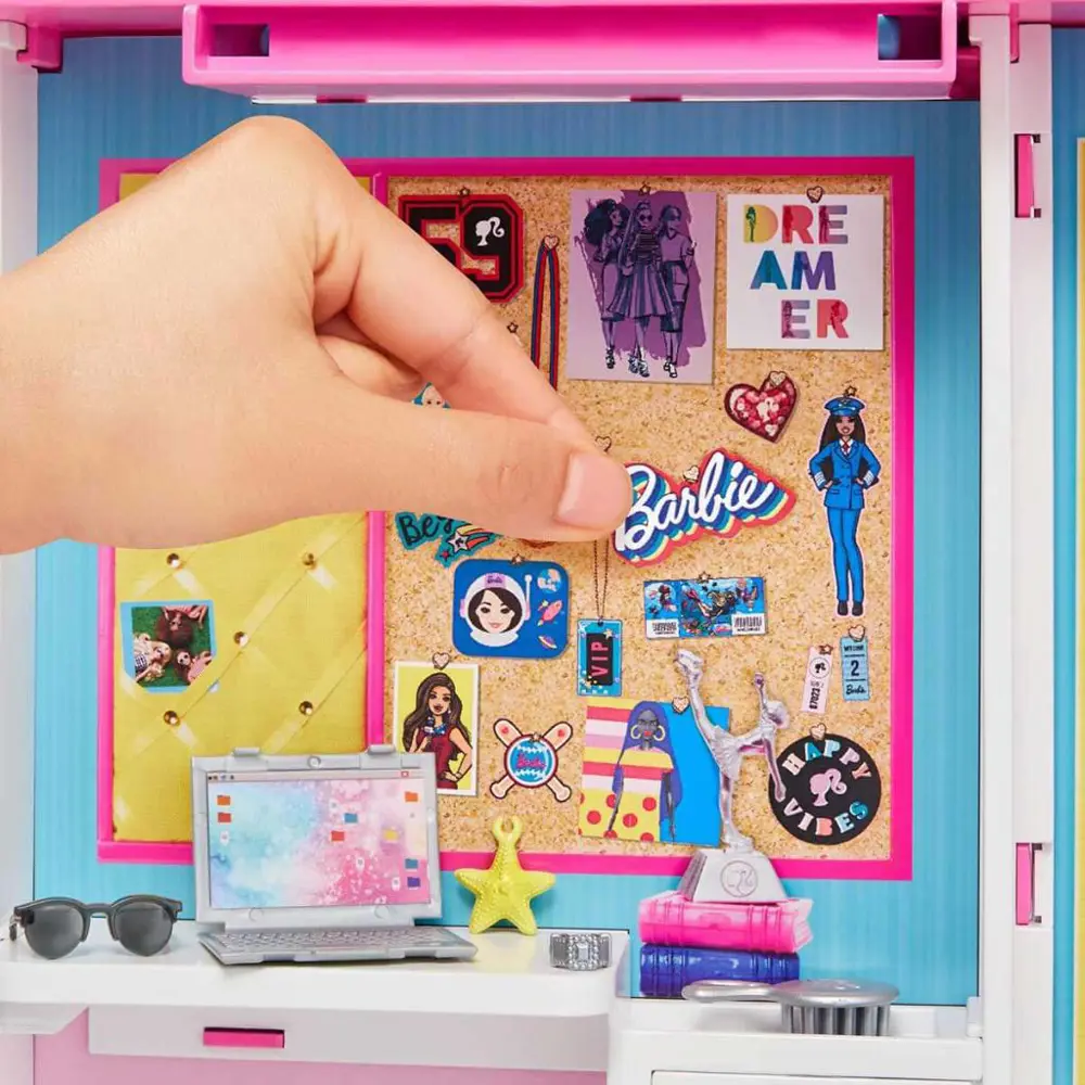 Barbie'nin Rüya Dolabı Oyun Seti GBK10