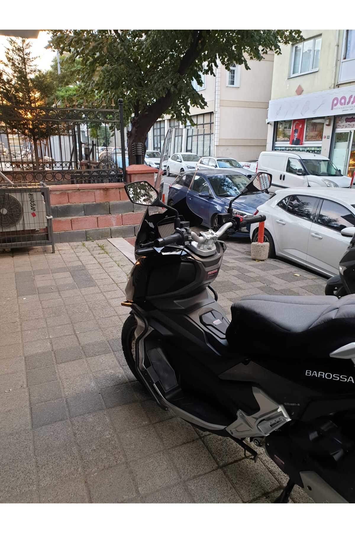 Motocam Barossa Adv 125 Ön Cam 2024 Model 78Cm Şeffaf Renkli 4Mm Uzun Cam