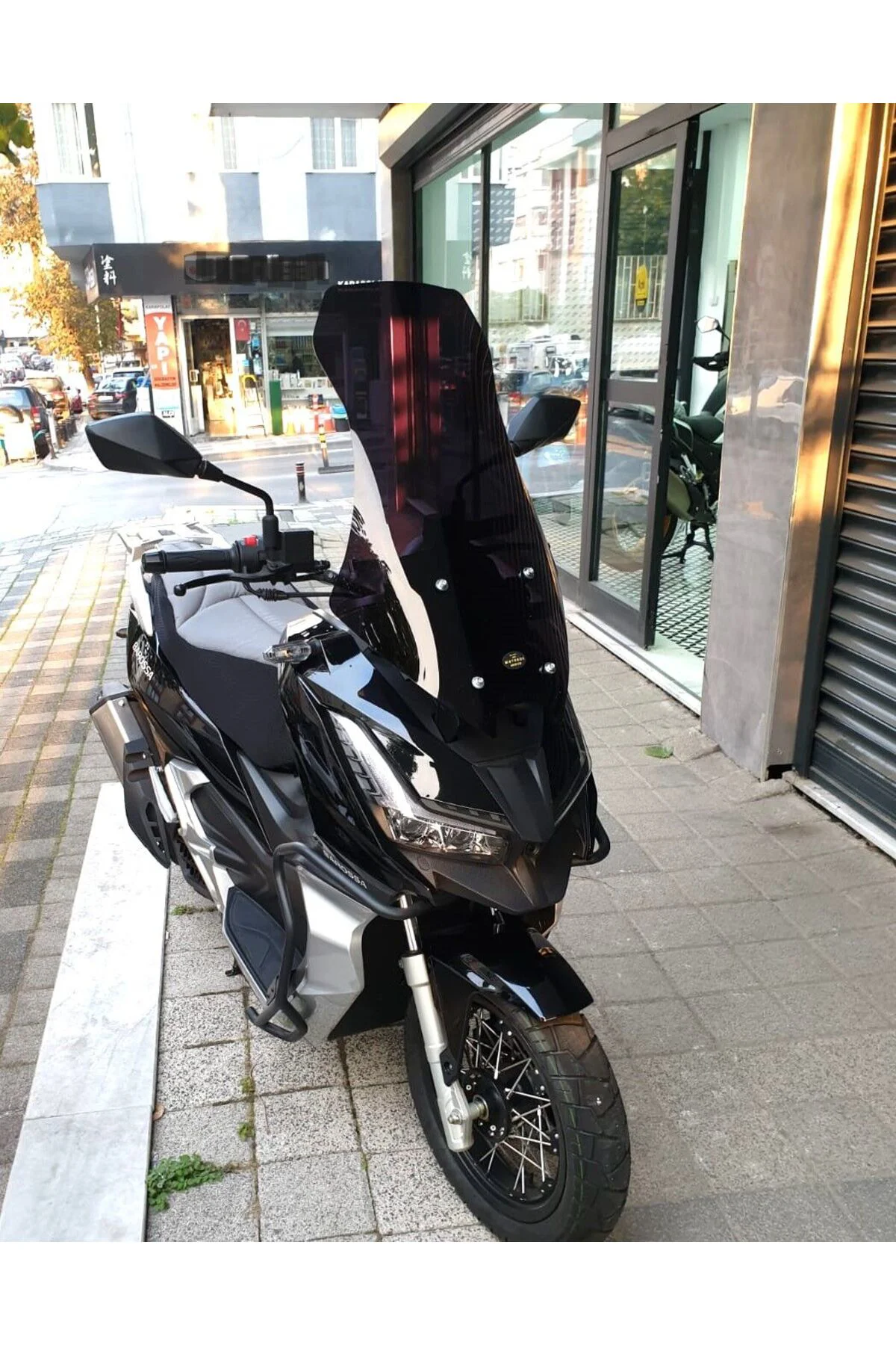 Barossa ADV 125 Ön Cam 2025-2026 Model 65cm Siyah Renkli 4mm ORTA