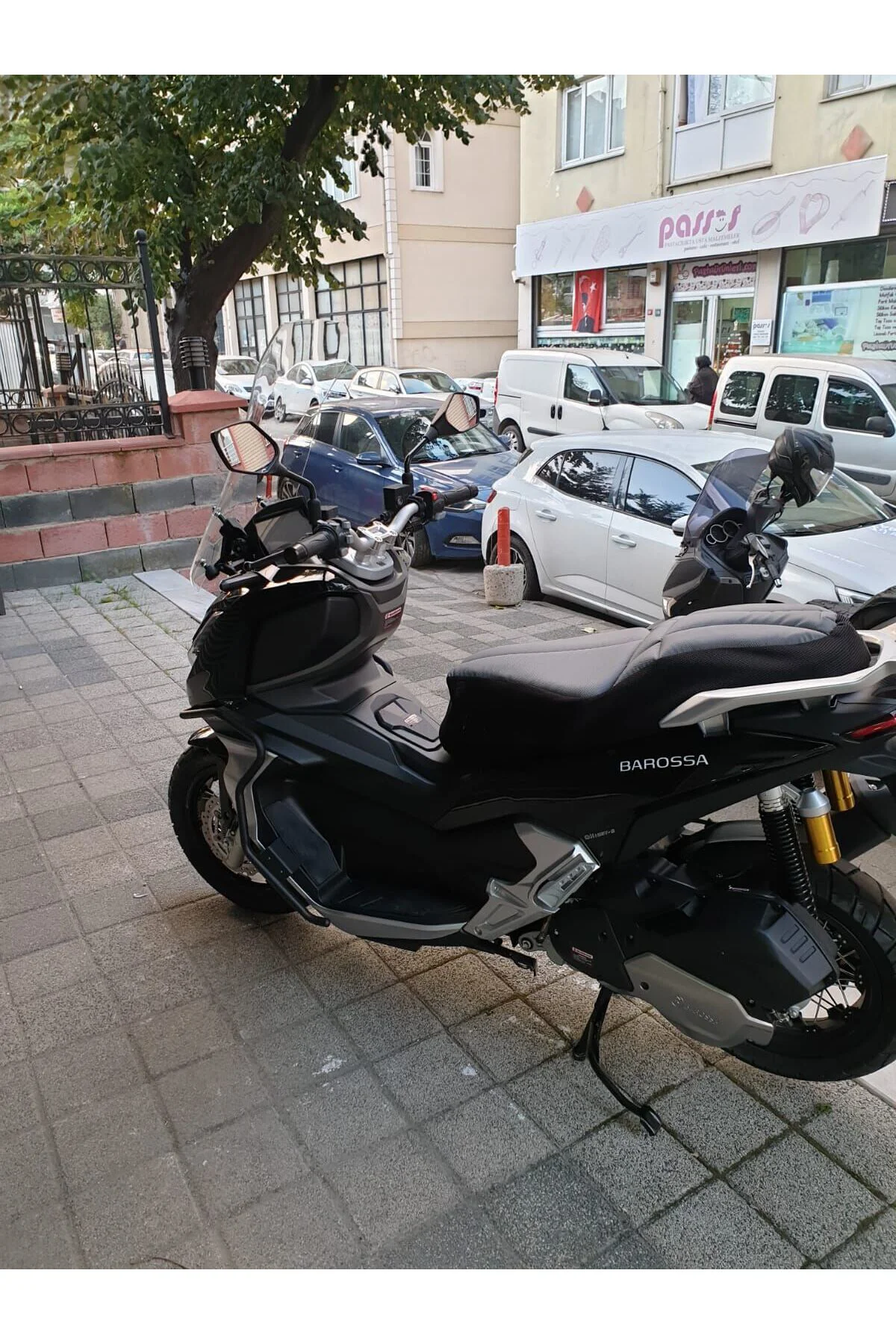 Barossa ADV 125 Ön Cam 2025-2026 Model 65cm Şeffaf Renkli 4mm ORT