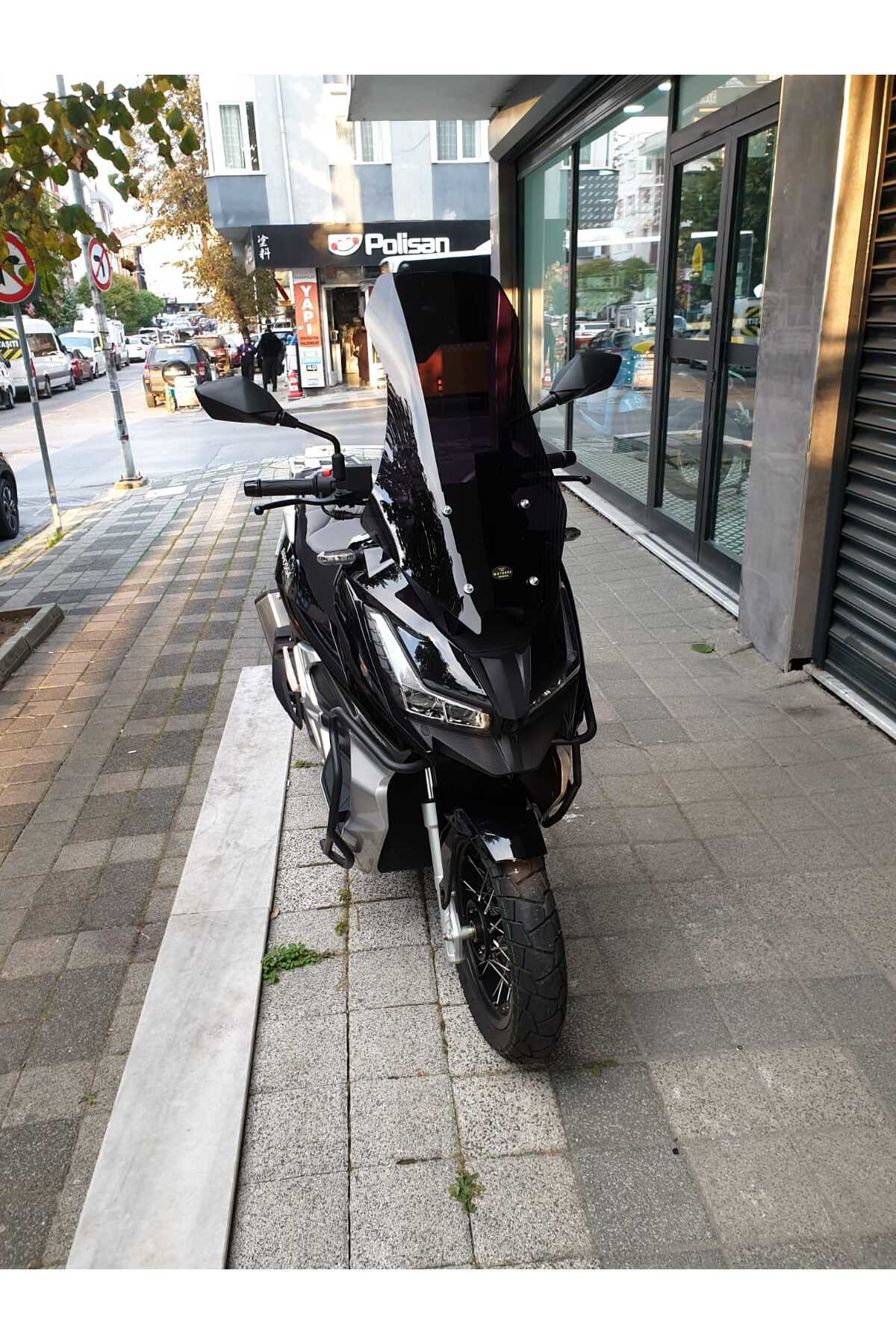 Motocam Barossa Adv 125 Ön Cam 2024 Model 57Cm Siyah Renkli 4Mm Kisa Spor