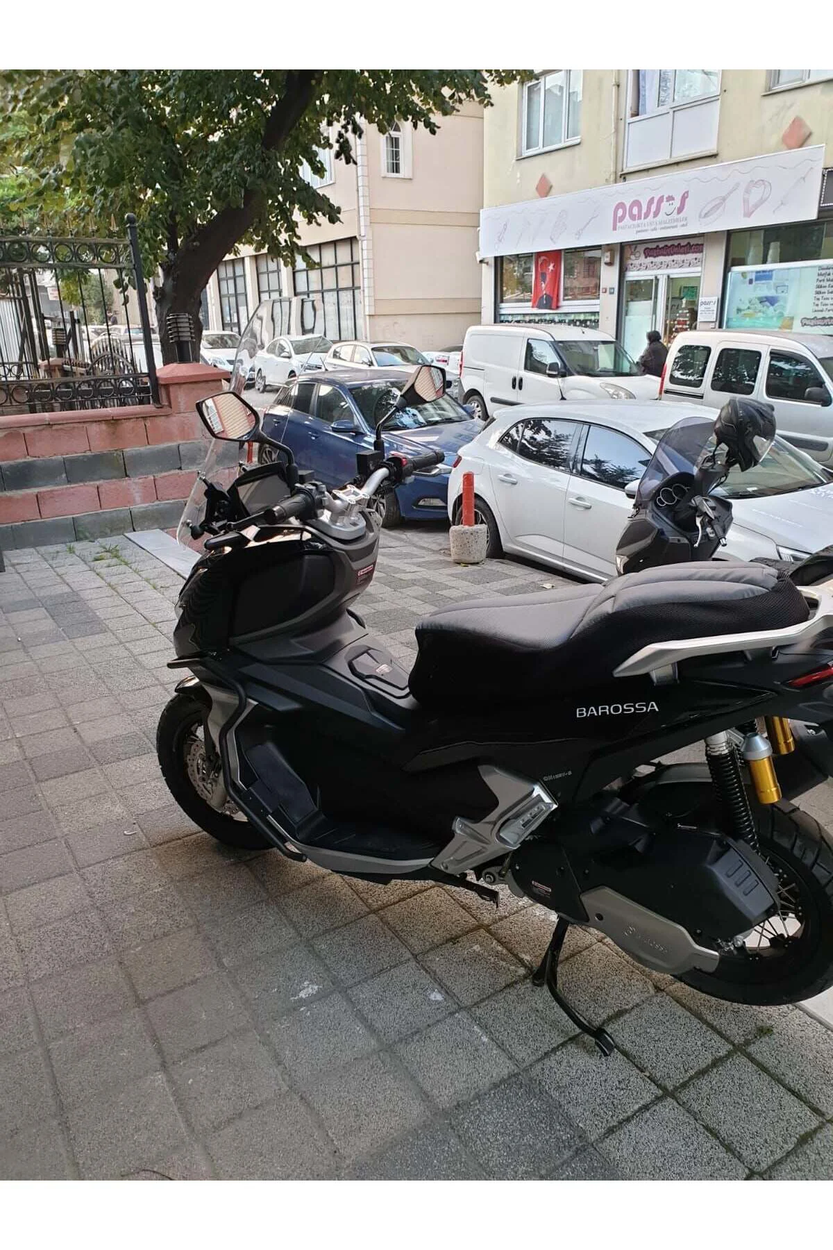 Barossa ADV 125 Ön Cam 2025-2026 Model 57cm Şeffaf Renkli 4mm SPO