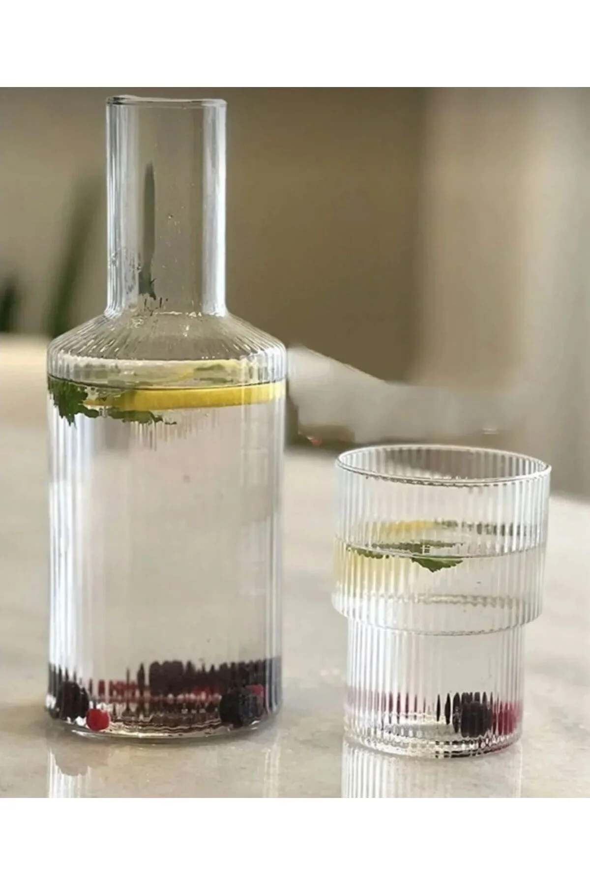 Baş Ucu Sürahi Karaf 1 Litre Düz Çizgili Cam