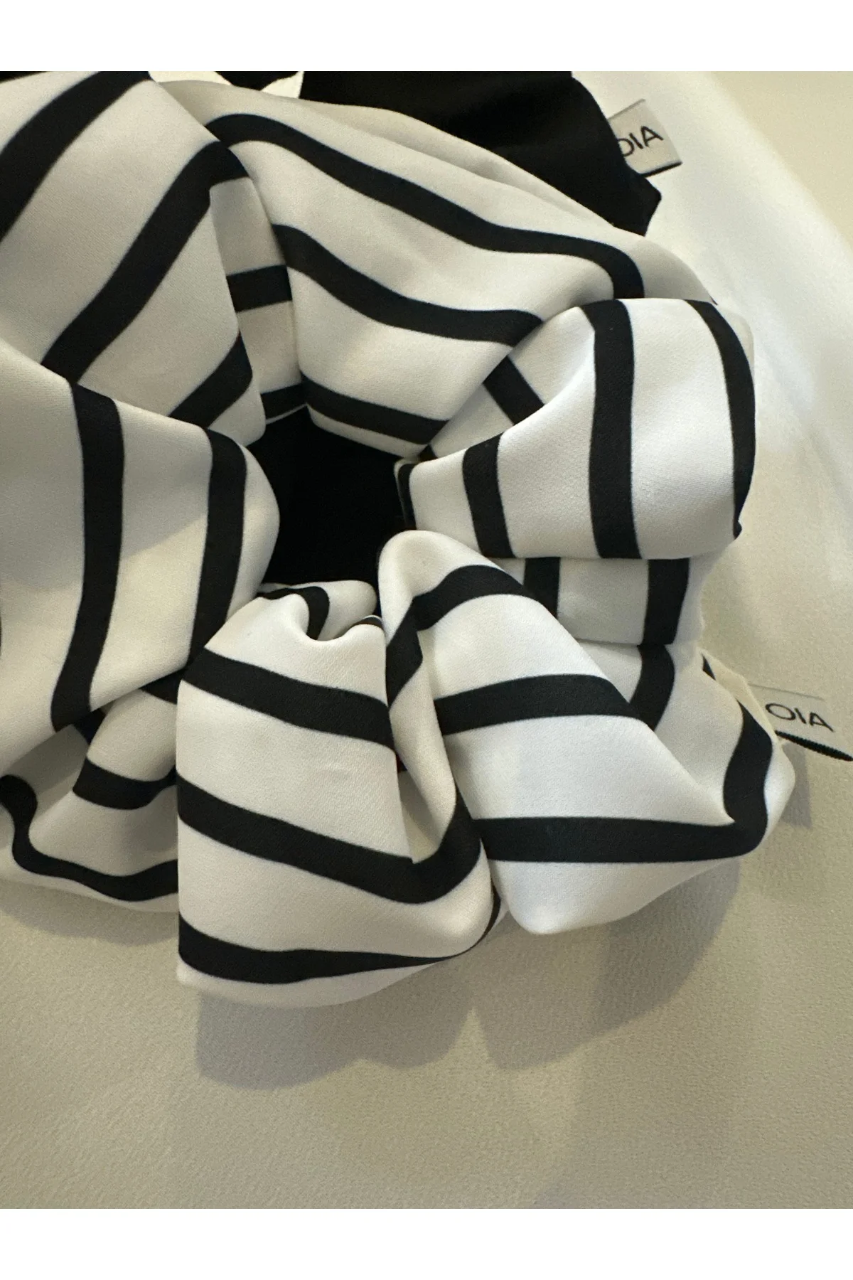 Basic Klasik Çizgili Beyaz ve Siyah 2 Li Scrunchie Lastik Toka