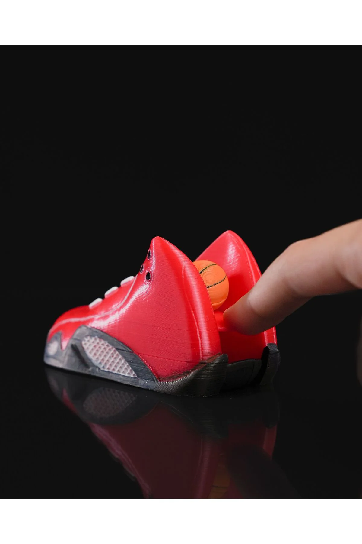 Basketbol Sahası ve Ayakkabısı Hareketli Oyuncak Basketbol Oyunu 18CM