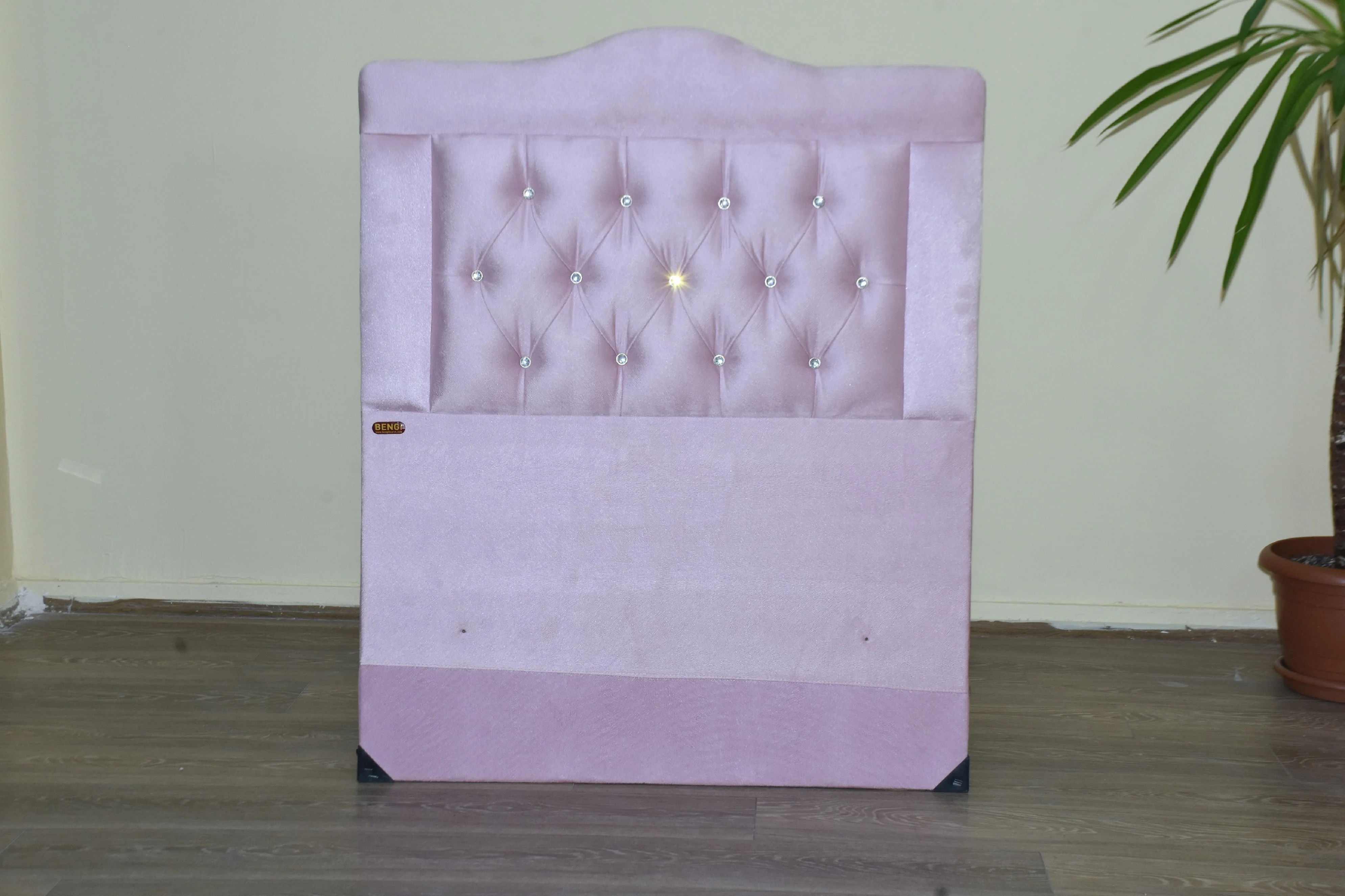 Başlık 13422 Tay Tüy Pembe Kumaş Kapitone 90 cm Başlık El Yapım Başlık 13422 Tay Tüy Pembe Kumaş Kapitone 90 cm Başlık El Yapım