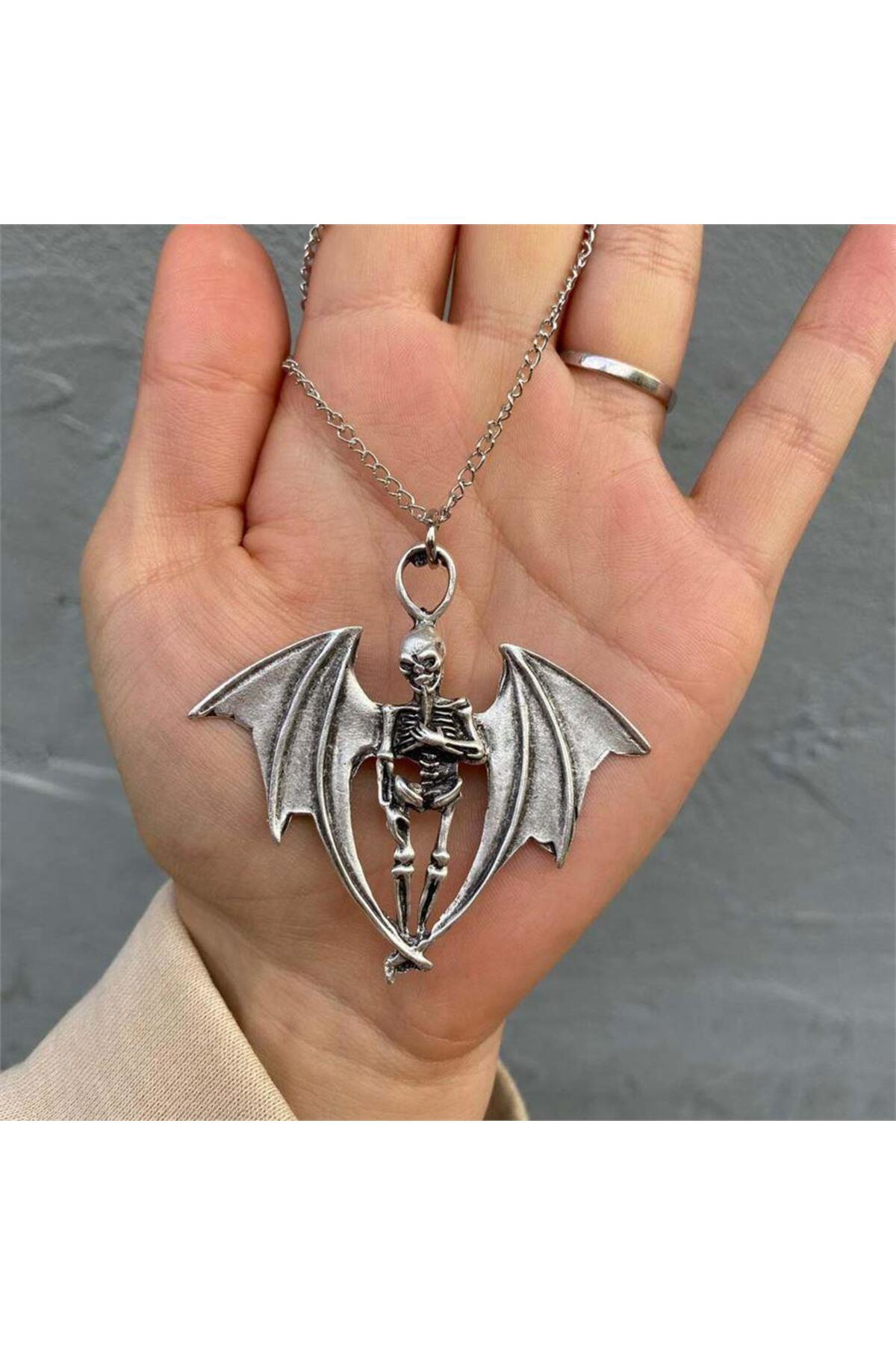 Bat Wings Skeleton Kolye