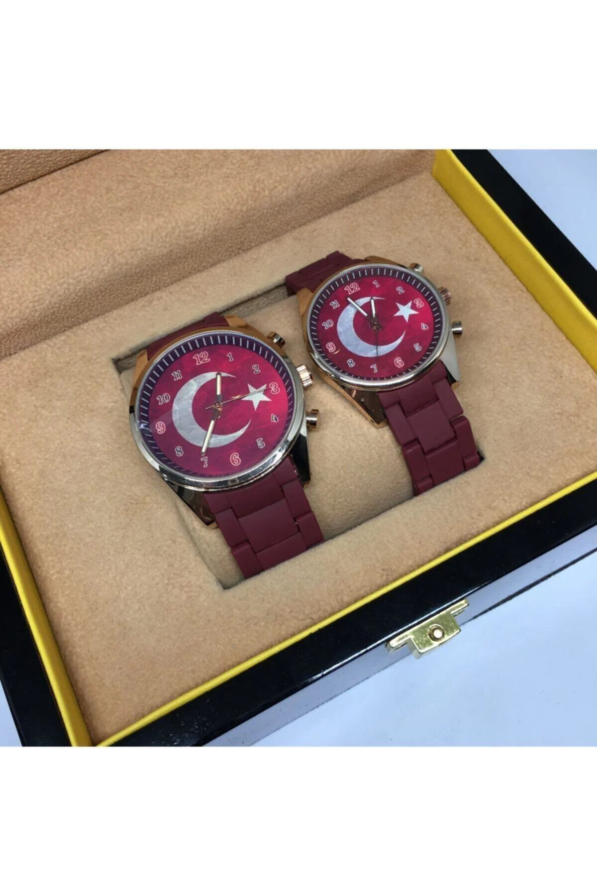 Bayraklı Sevgili Saati