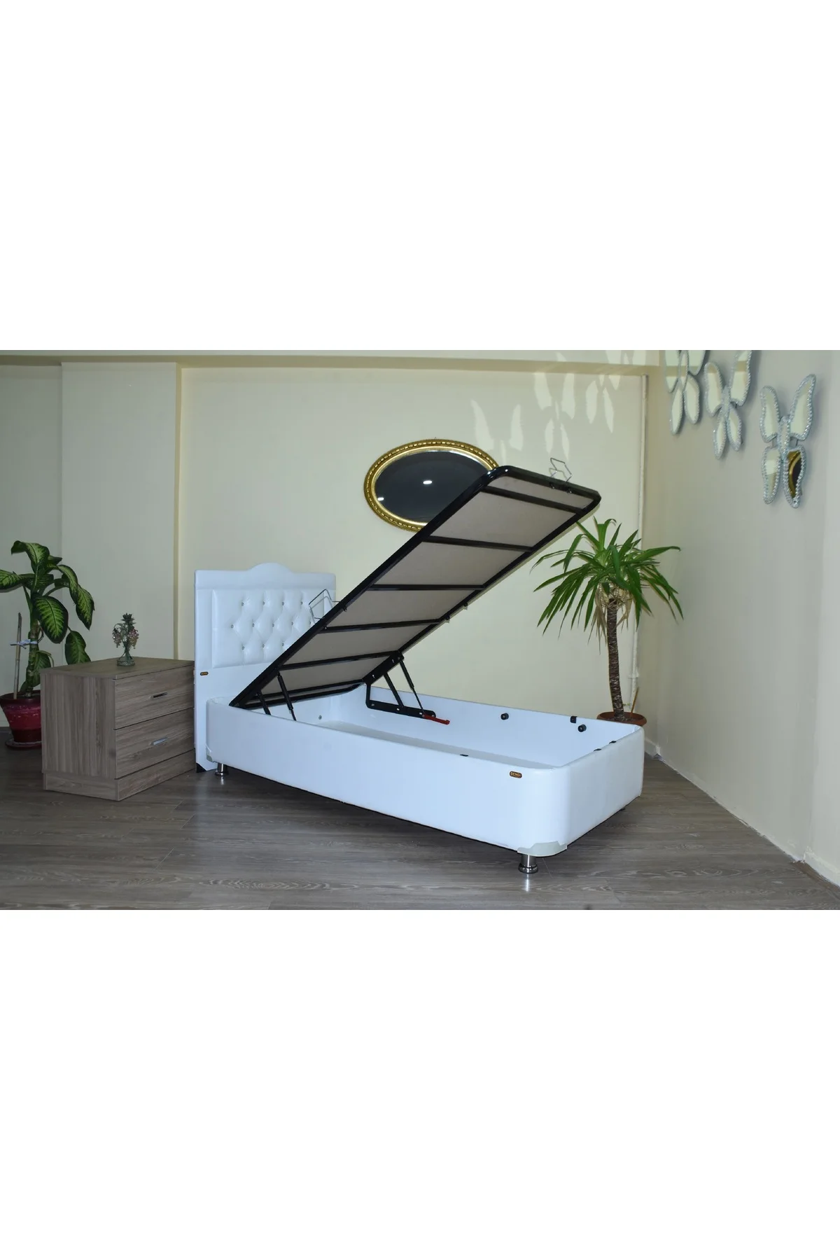 Baza-Başlık 13428 SUNİDERİ Kapitone Beyaz başlık Metal Çelik 90*190 El Yapım Baza-Başlık 13428 SUNİDERİ Kapitone Beyaz başlık Metal Çelik 90*190 El Yapım