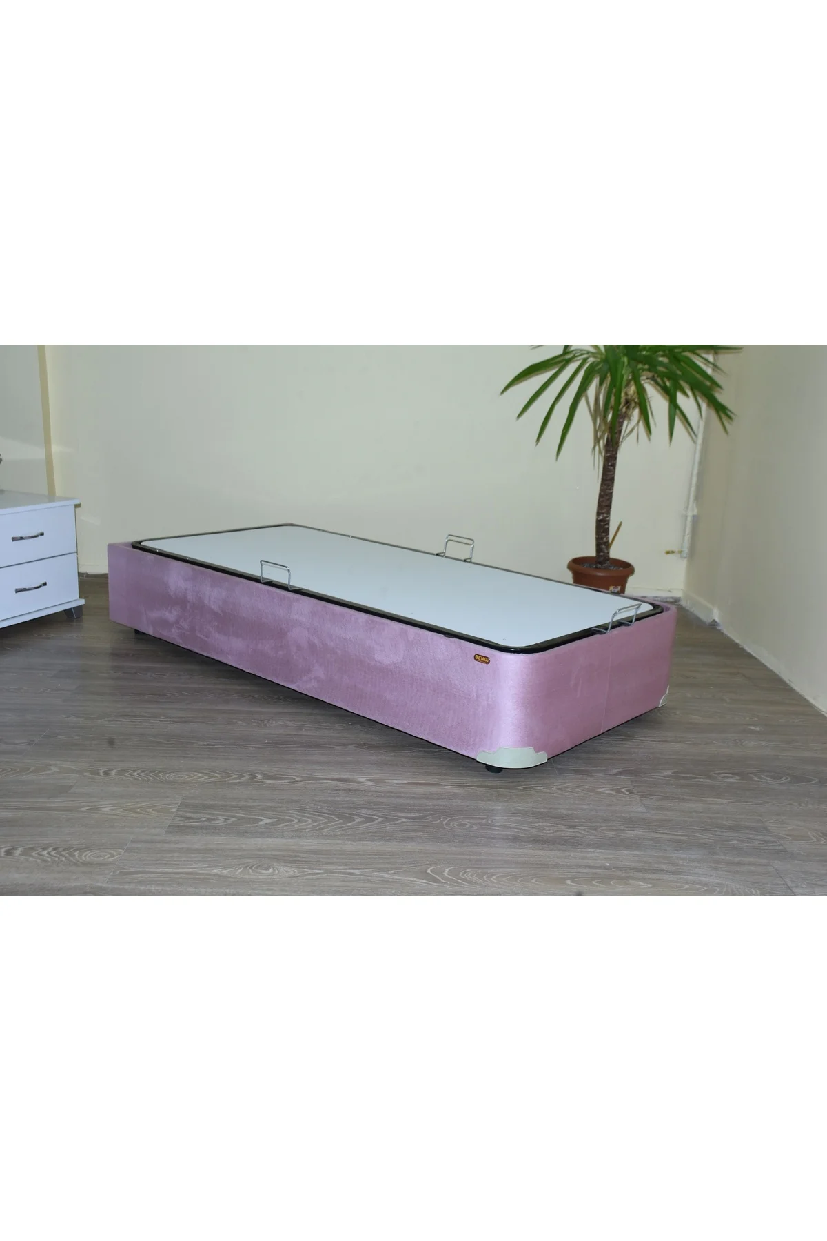 Baza Sandıklı 13426 TAY TÜY PEMBE Kumaş MODEL Metal Fırın Boya 90*190 El Yapım Baza Sandıklı 13426 TAY TÜY PEMBE Kumaş MODEL Metal Fırın Boya 90*190 El Yapım - Görsel 4