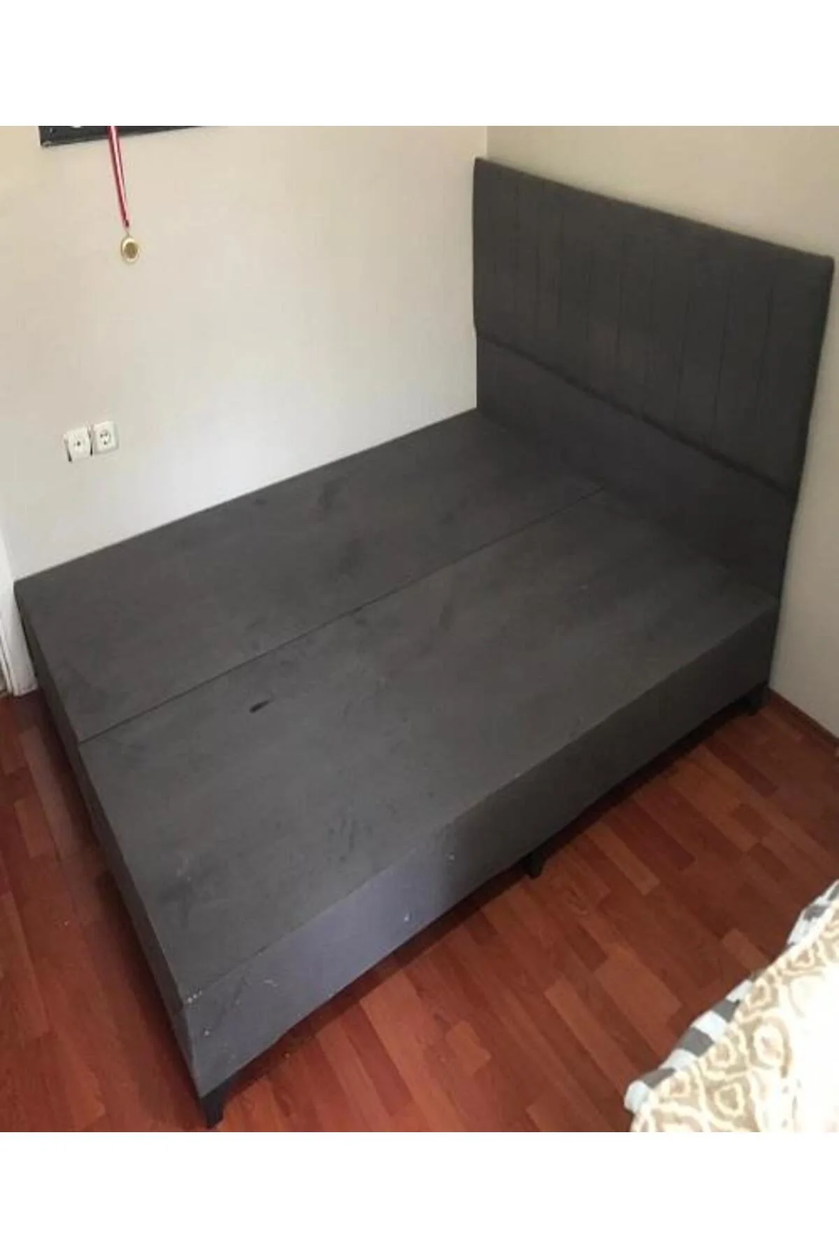 Baza Sandıksız Başlık 90295 150x200 Sandıksız Kör Tay Tüyü Kumaş El Yapım Baza Sandıksız Başlık 90295 150x200 Sandıksız Kör Tay Tüyü Kumaş El Yapım