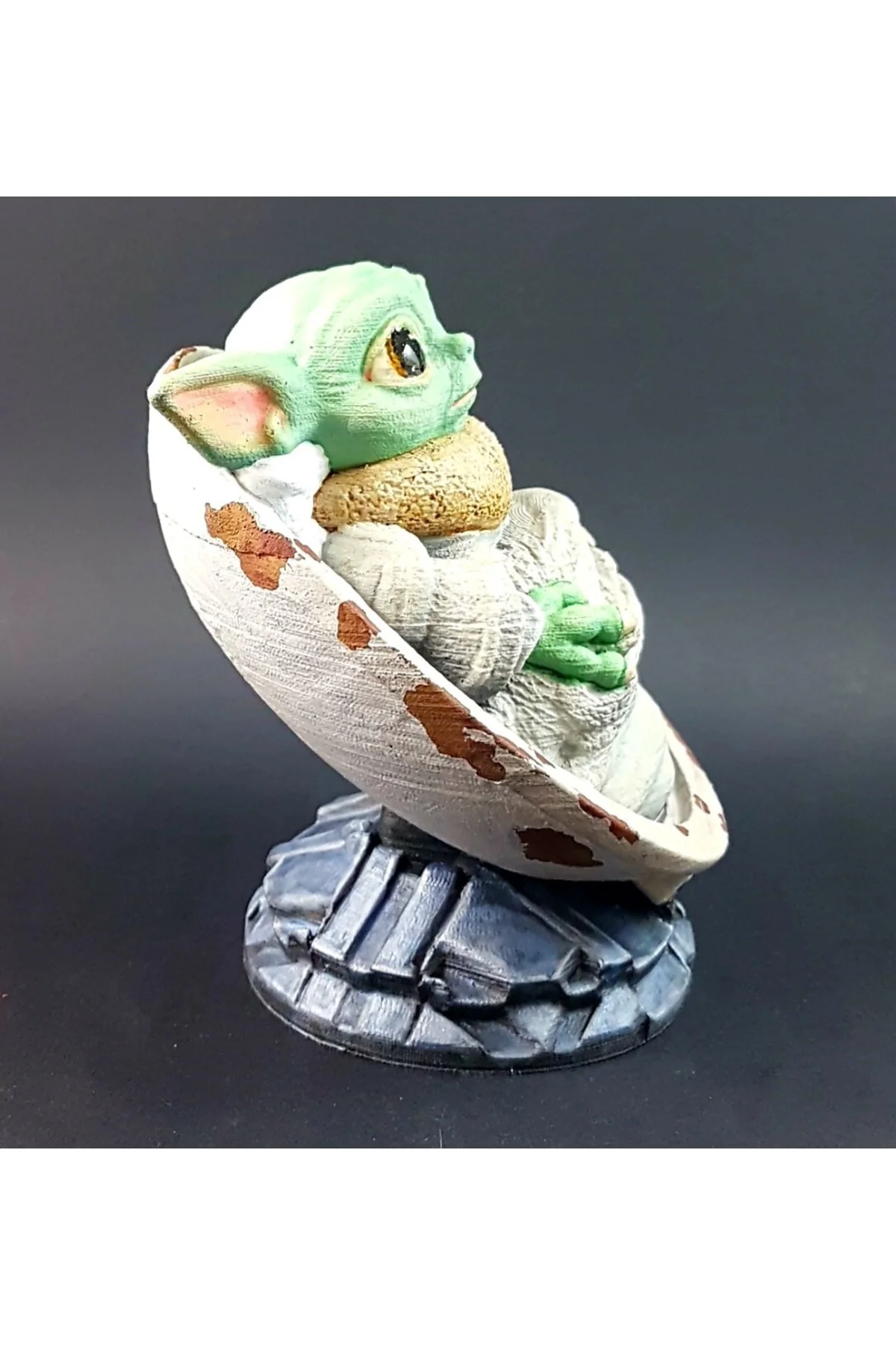 Bebek Yoda Kundakta Boyalı Büst 12 Cm