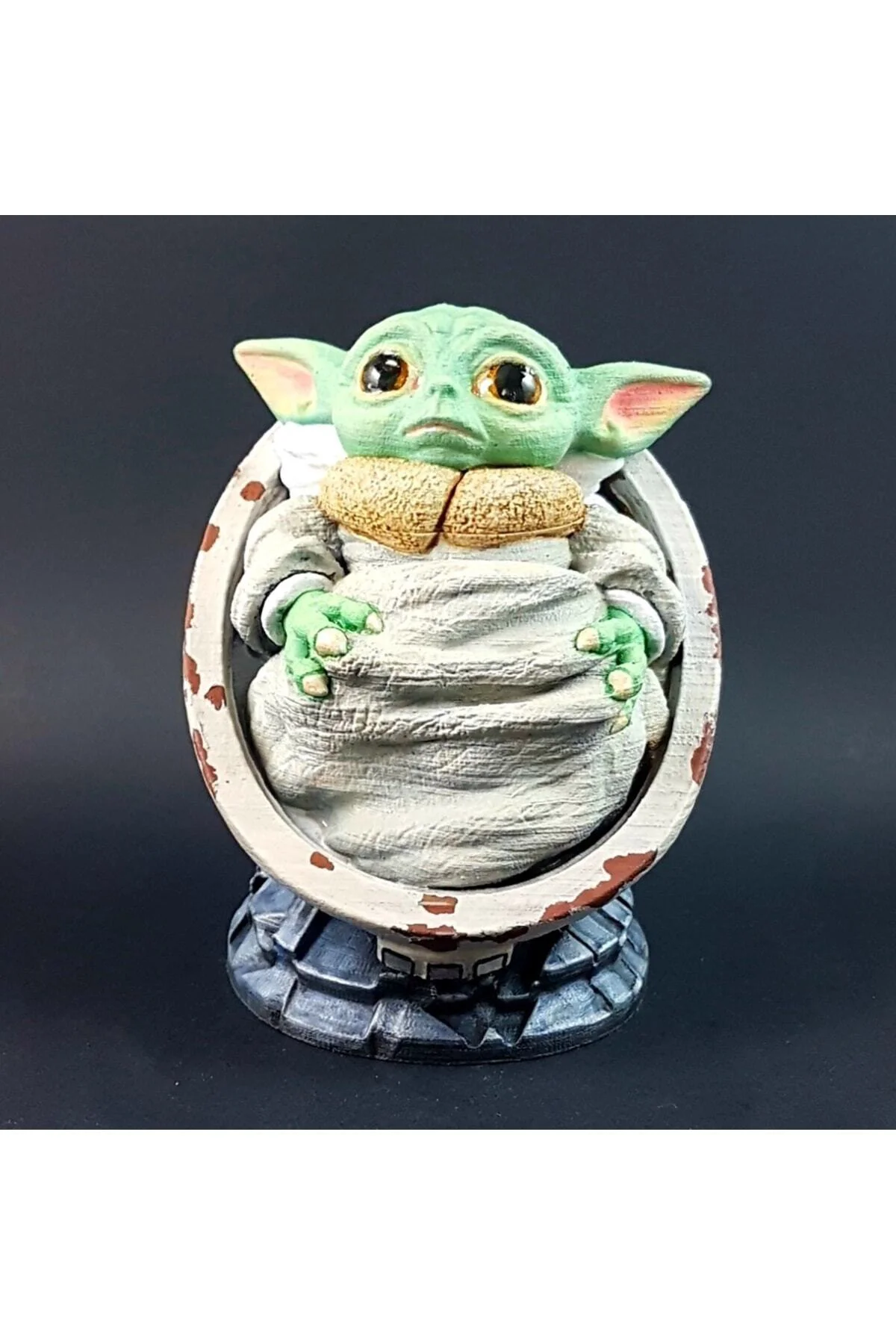 Bebek Yoda Kundakta Boyalı Büst 12 Cm
