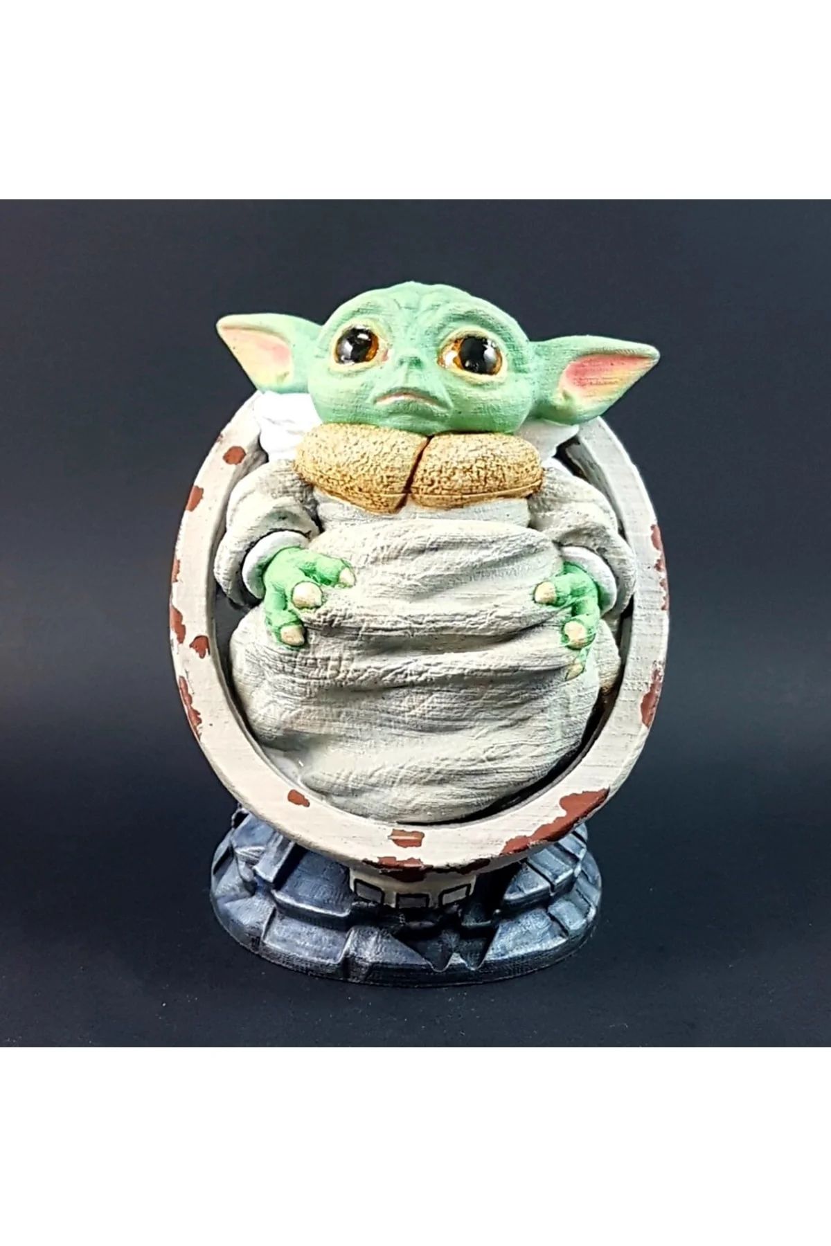 Bebek Yoda Kundakta Boyalı Büst 12 Cm