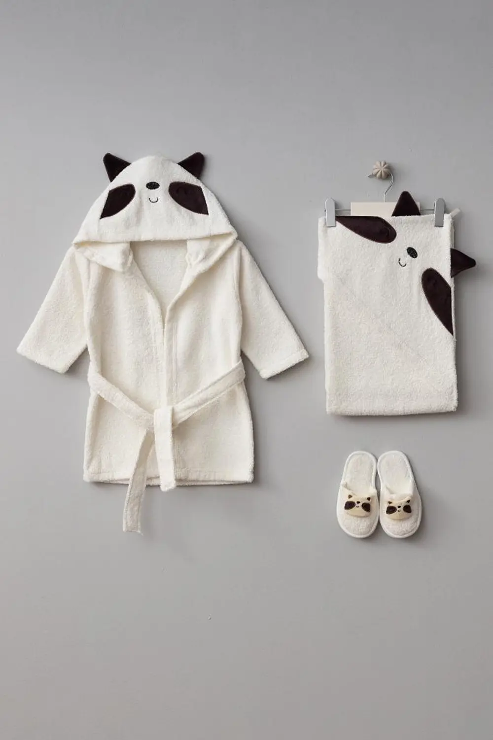 Bebitof %100 Pamuk Rakun Desenli Kutulu Bebek Bornoz Seti BBTF.EK