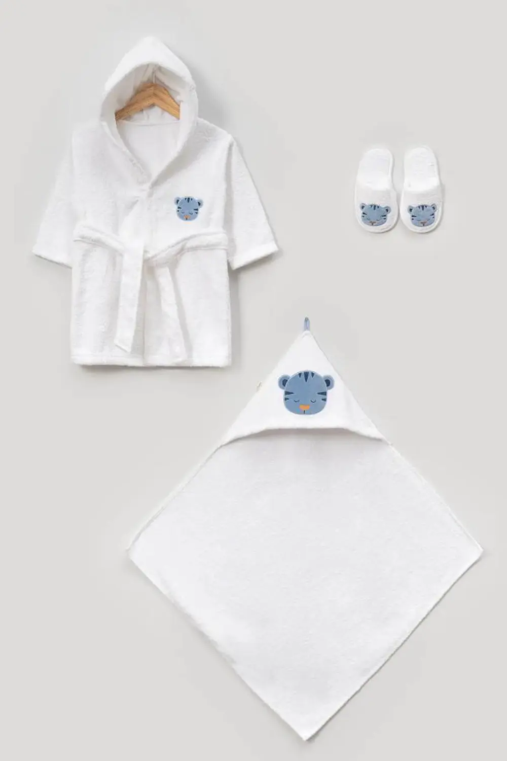 Bebitof %100 Pamuk Sevimli Kaplan Desenli Bebek Bornoz Seti 0-2 Y