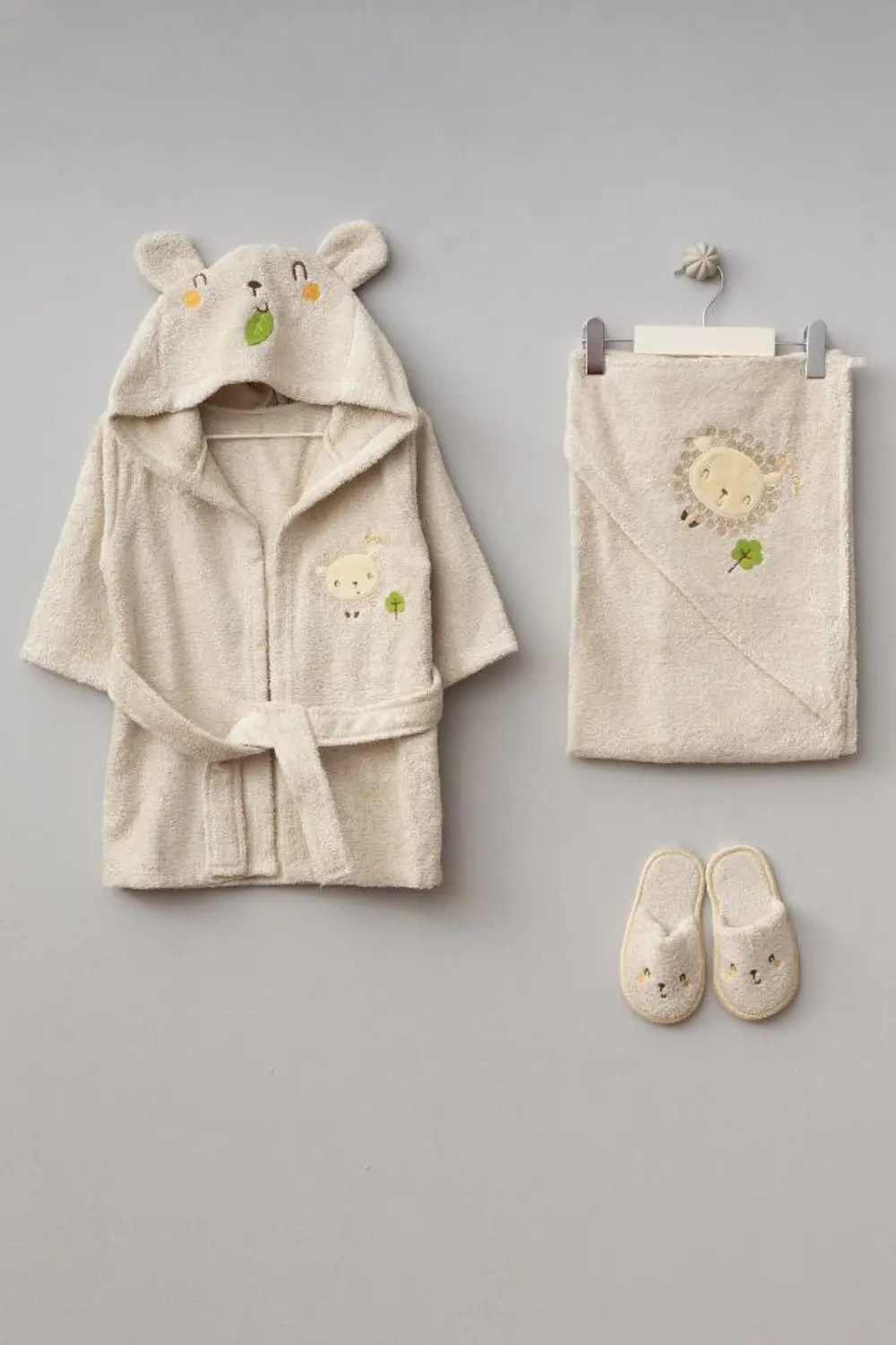 Bebitof %100 Pamuk Sevimli Kuzu Figürlü Bebek Bornoz Seti BBTF.BJ