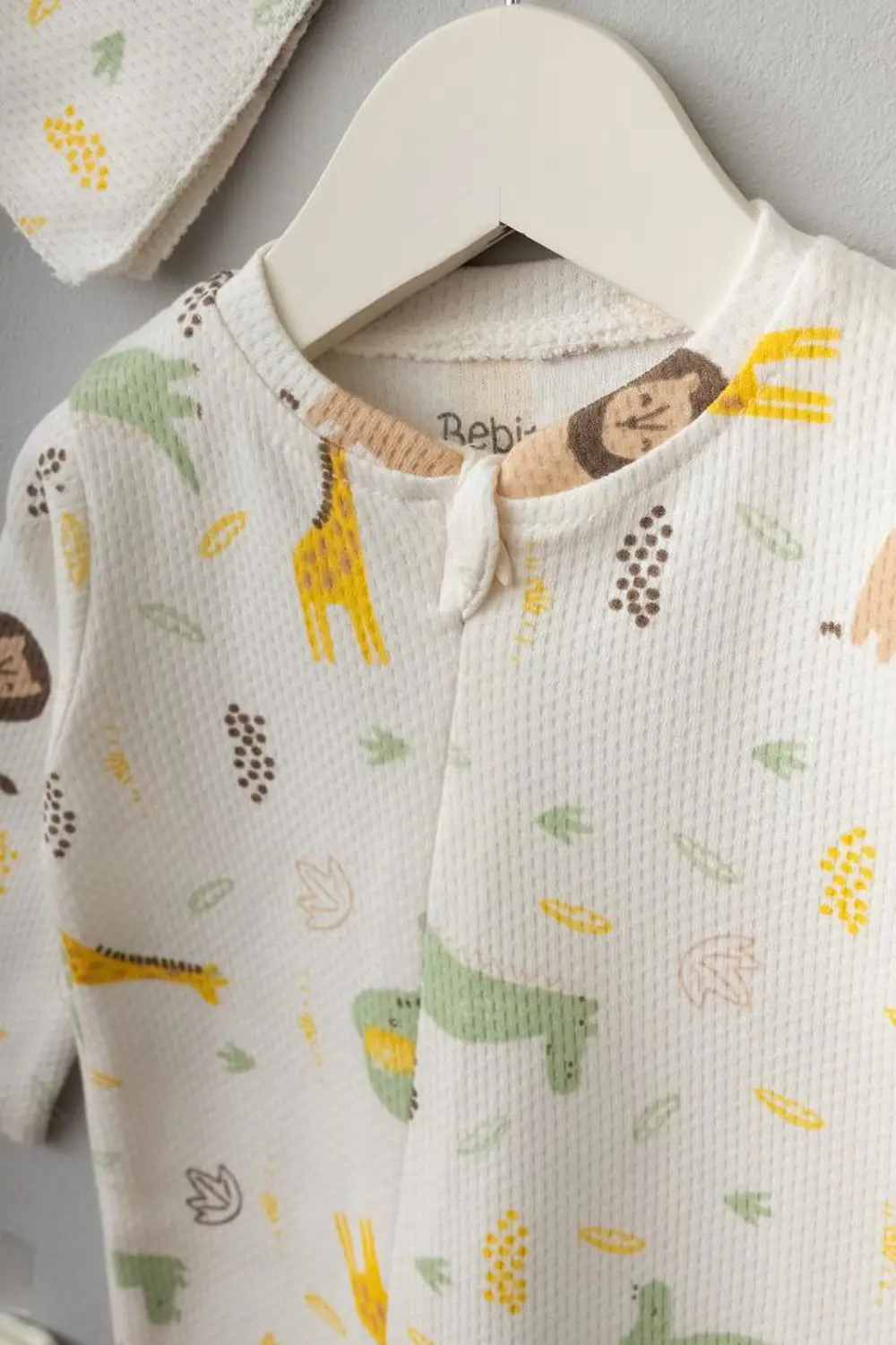 Bebitof %100 Pamuk Sevimli Zürafa Desenli 10 Parça Kutulu Yenidoğ