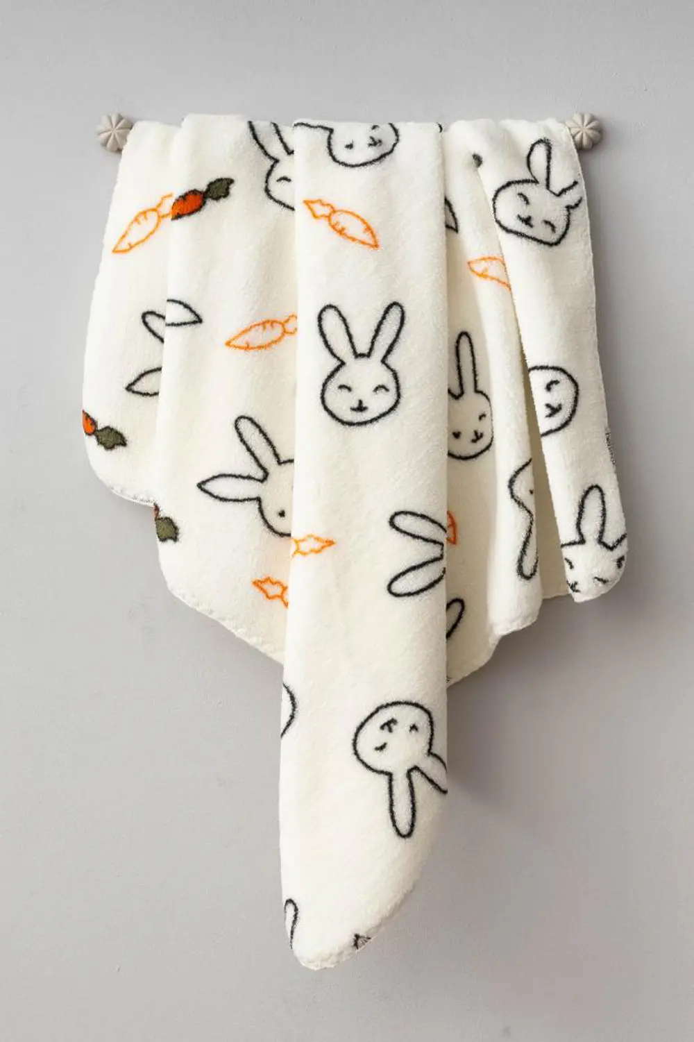 Bebitof Sevimli Tavşan Desenli Peluş Battaniye BBTF.EKR.95077