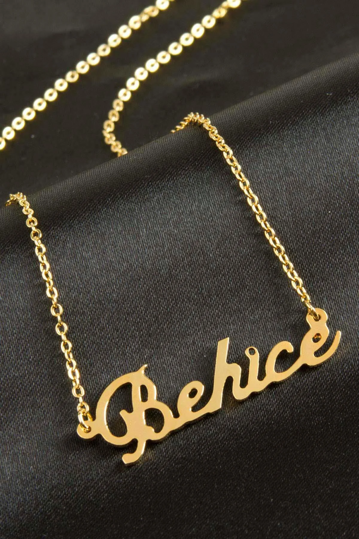 Behice Isimli Kolye (Kişiye Özel) Behice Isimli Kolye (Kişiye Özel)