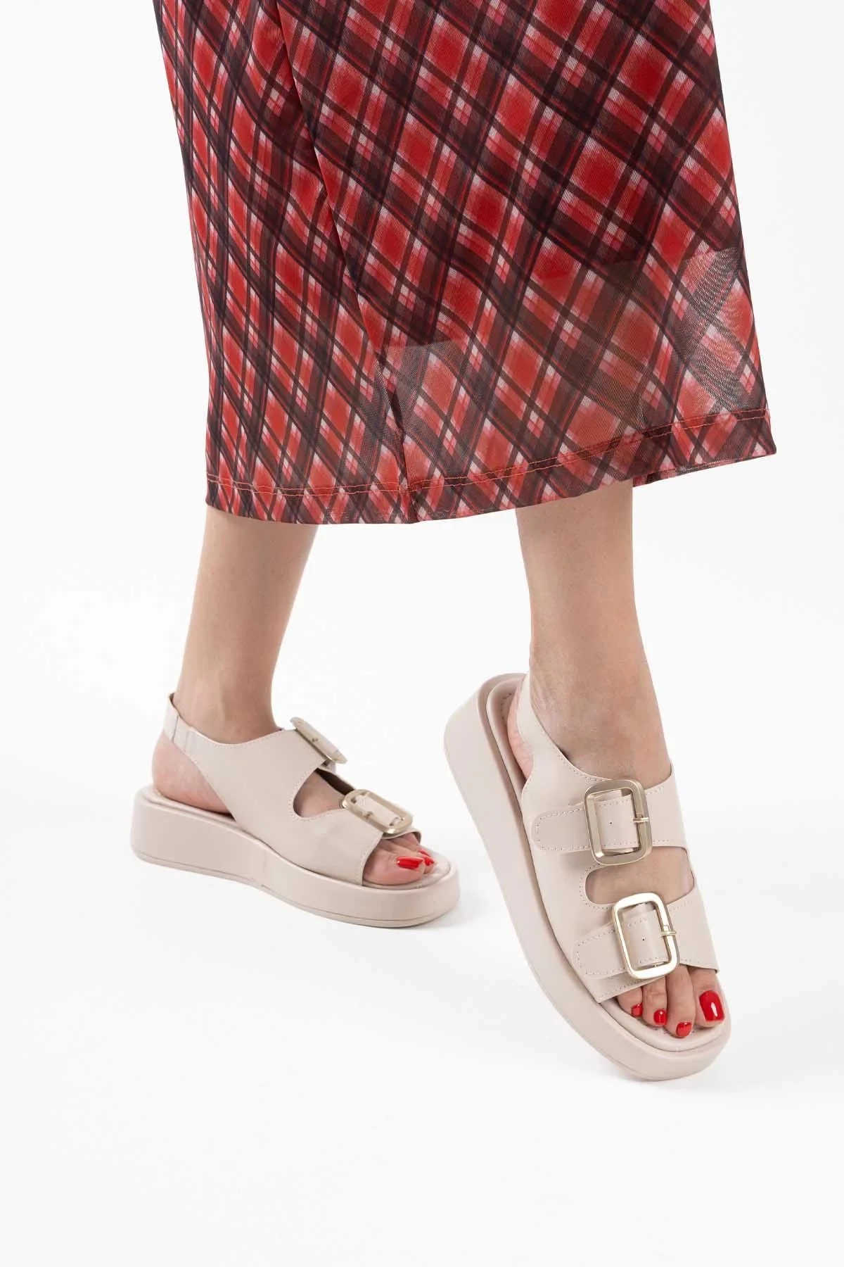 Bej Cilt Kadın Sandalet TR17MY02C