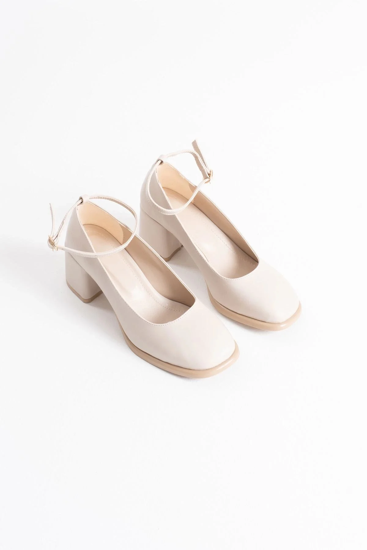 Bej Cilt Kadın Topuklu Ayakkabı TR02MS01B