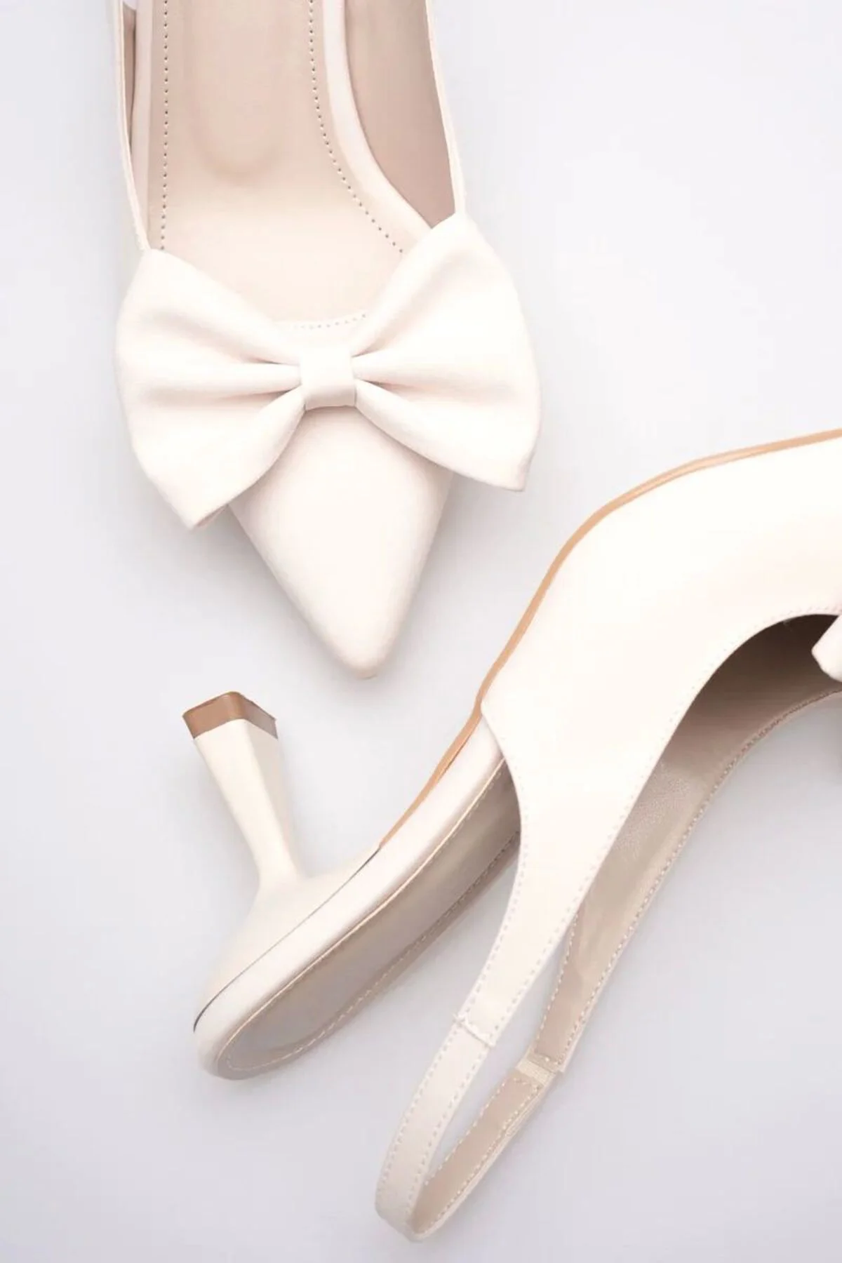 Bej Fiyonklu Kitten Topuklu Slingback Kadın Ayakkabı TR08MS24B Bej Fiyonklu Kitten Topuklu Slingback Kadın Ayakkabı TR08MS24B