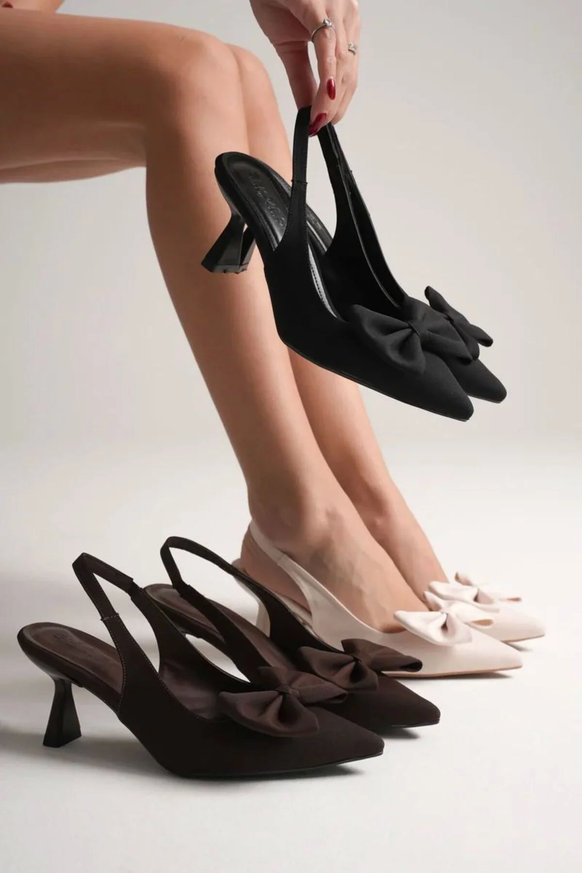 Bej Fiyonklu Kitten Topuklu Slingback Kadın Ayakkabı TR08MS24B Bej Fiyonklu Kitten Topuklu Slingback Kadın Ayakkabı TR08MS24B