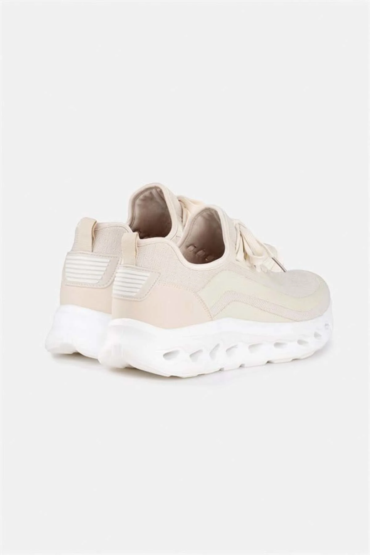 Bej Sneakers Fiyatı, Yorumları ve Özellikleri