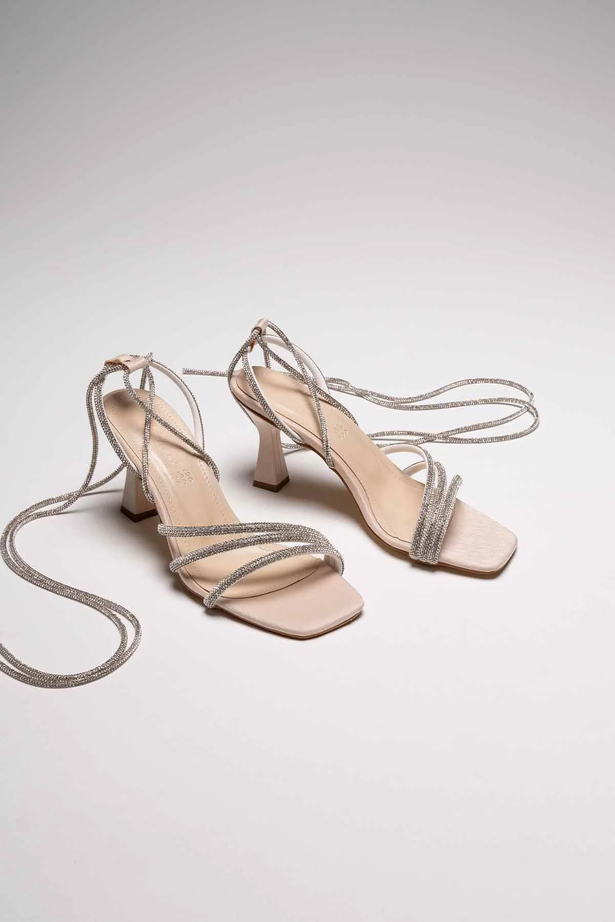 Bej Taşlı Kadın Topuklu Sandalet TR25MY02C