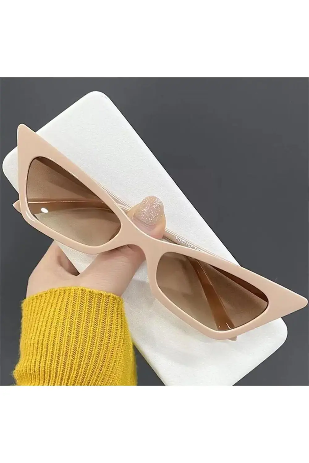 Bej Yatay Çerçeveli Kahverengi Degrade Camlı Cateye Güneş Gözlüğü