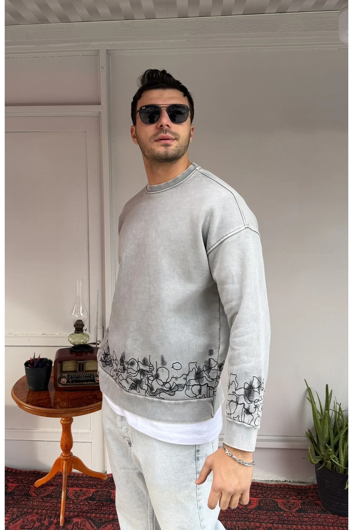 Bel-Bilek Nakış Detaylı Oversize Sweat
