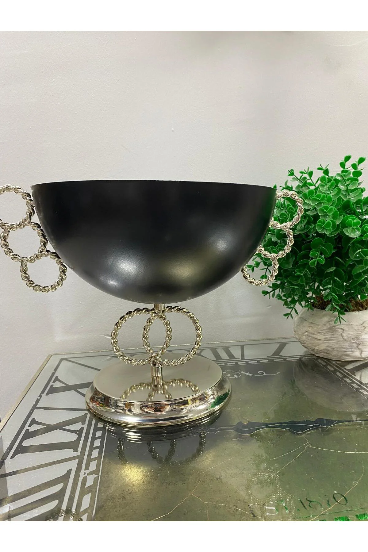 Bella Zincirli Metal Dekoratif Ayaklı Kase Saksı 24,5x25 cm