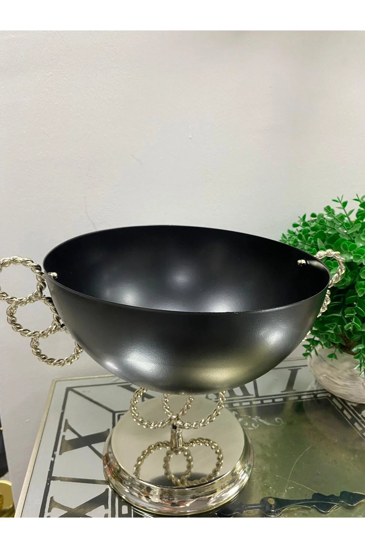 Bella Zincirli Metal Dekoratif Ayaklı Kase Saksı 24,5x25 cm