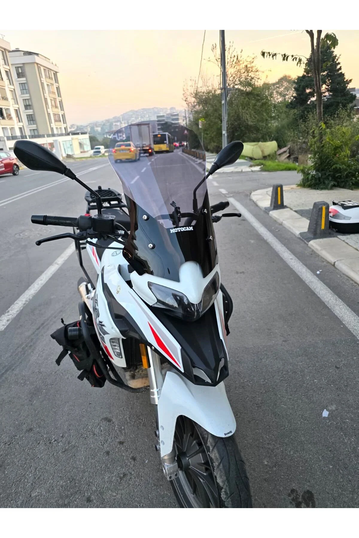 Benelli TRK 251 Ön Cam 2019-2023 Model 56cm Füme Renkli 4mm
