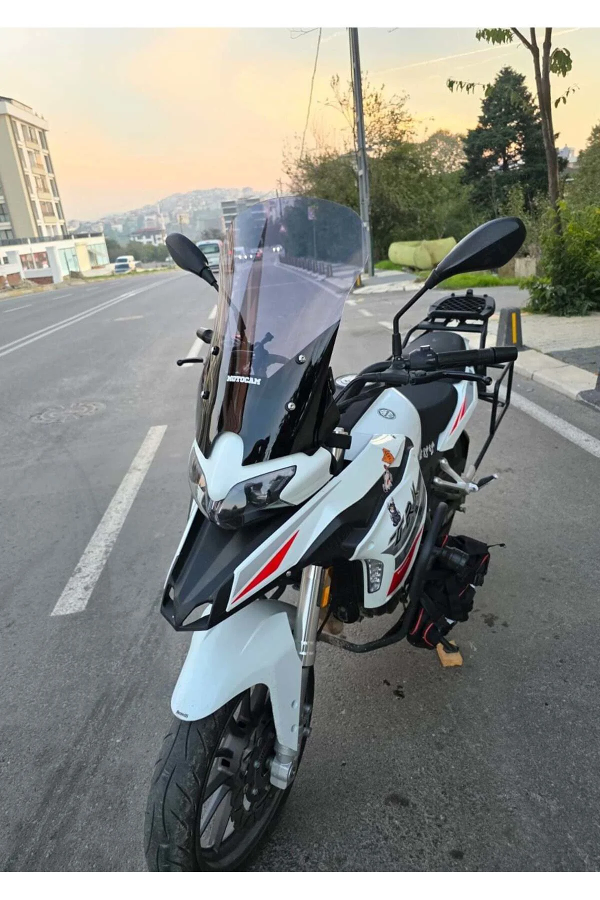 Benelli TRK 251 Ön Cam 2019-2023 Model 56cm Füme Renkli 4mm