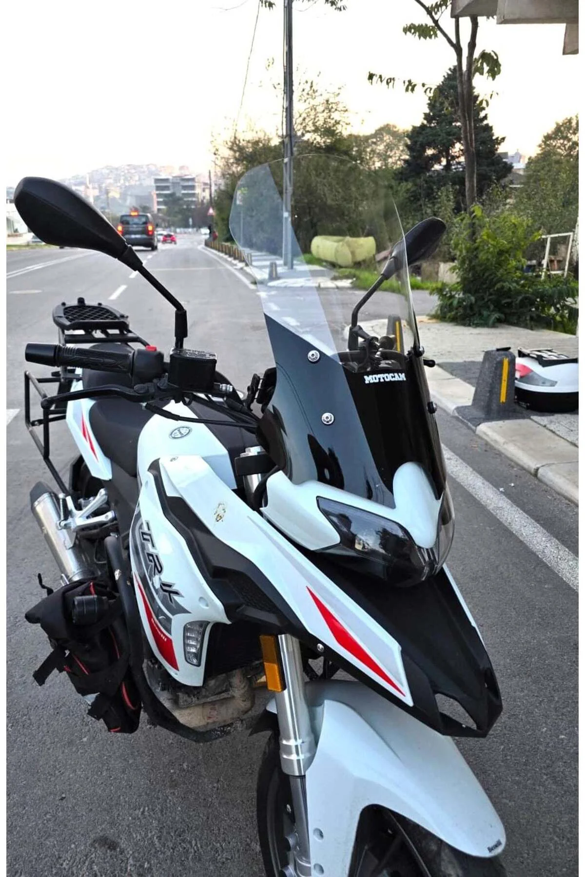 Benelli TRK 251 Ön Cam 2019-2023 Model 56cm Şeffaf Renkli 4mm