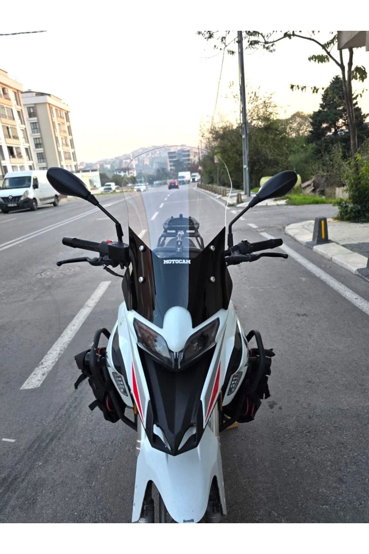 Benelli TRK 251 Ön Cam 2019-2023 Model 56cm Şeffaf Renkli 4mm