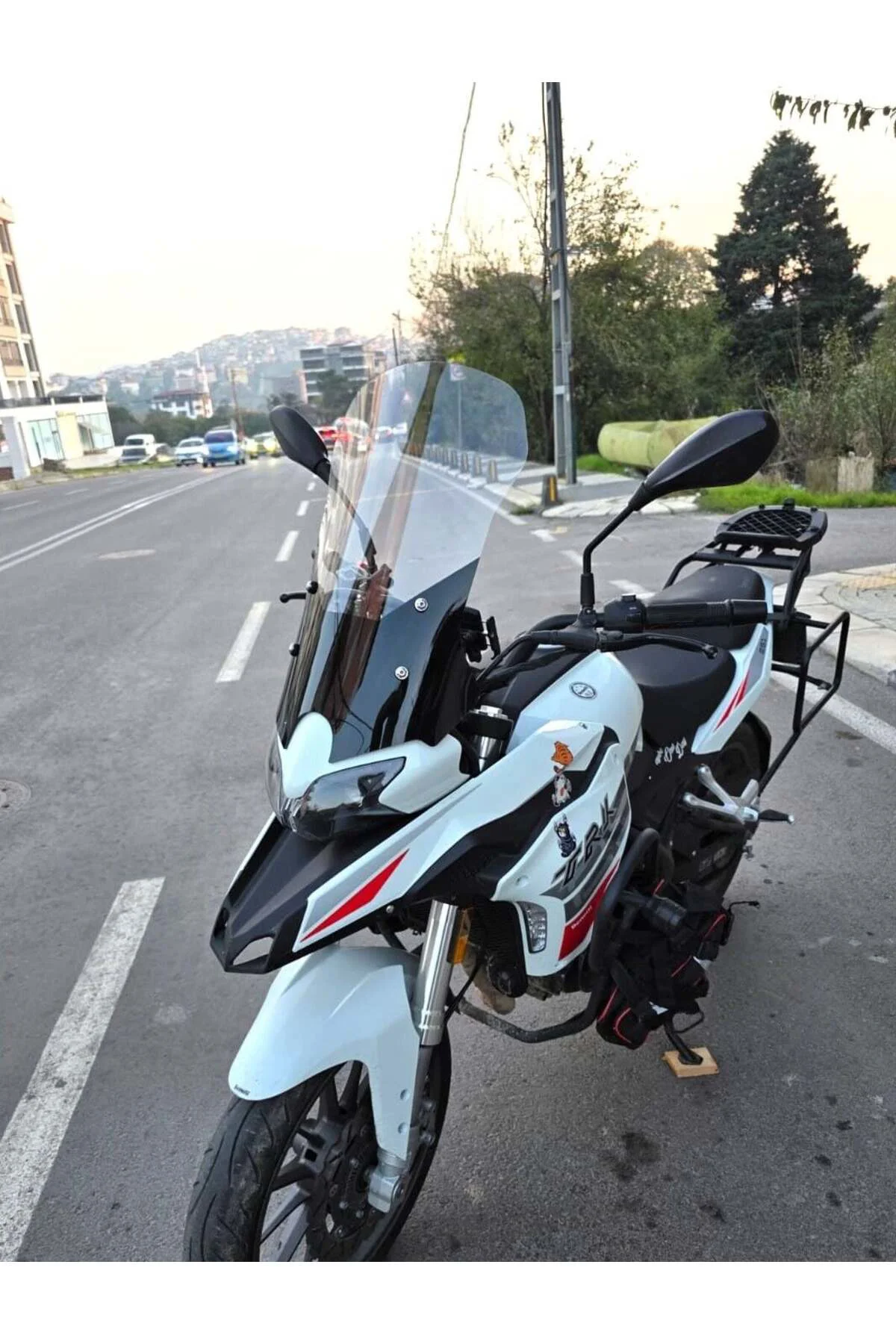 Benelli TRK 251 Ön Cam 2019-2023 Model 56cm Şeffaf Renkli 4mm