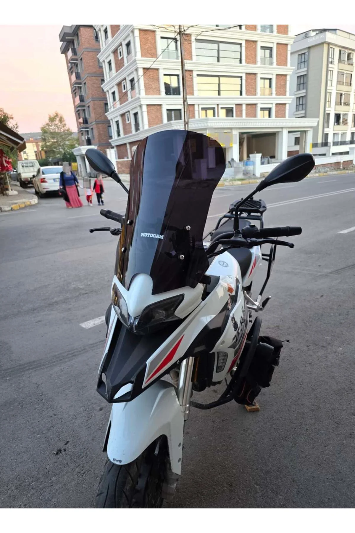 Benelli TRK 251 Ön Cam 2019-2023 Model 56cm Siyah Renkli 4mm