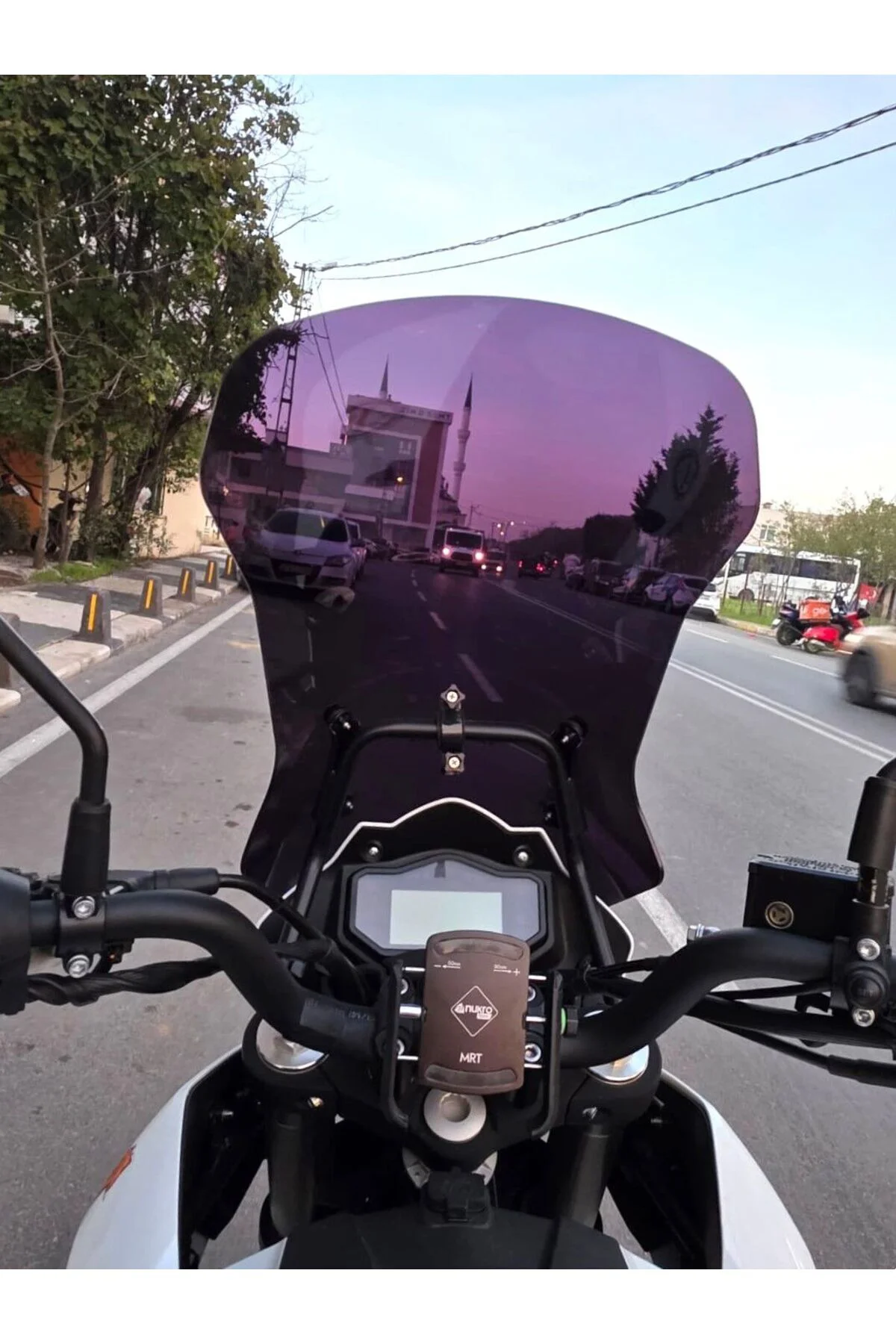 Benelli TRK 251 Ön Cam 2019-2023 Model 56cm Siyah Renkli 4mm
