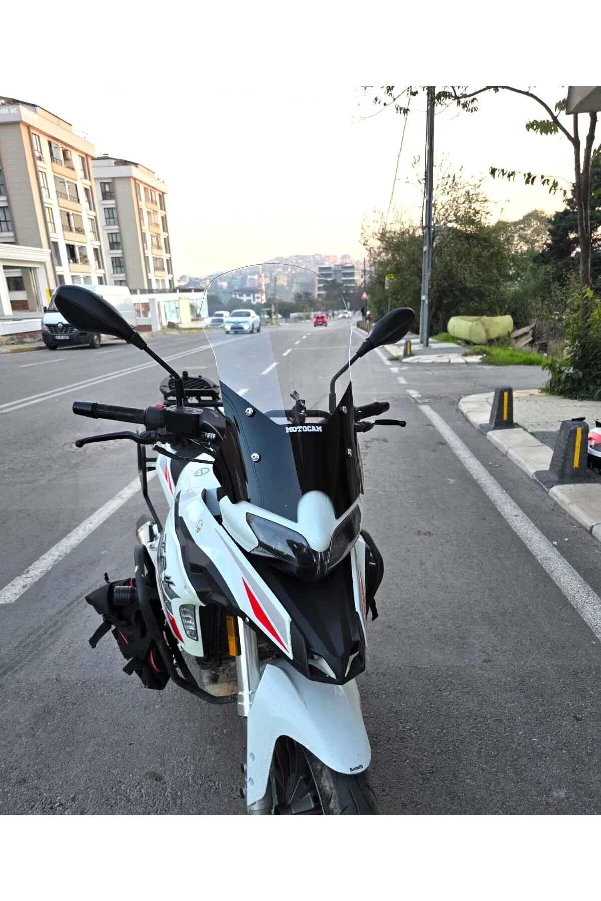 Benelli TRK 251 Ön Cam 2019-2023 Model 56cm Şeffaf Renkli 4mm