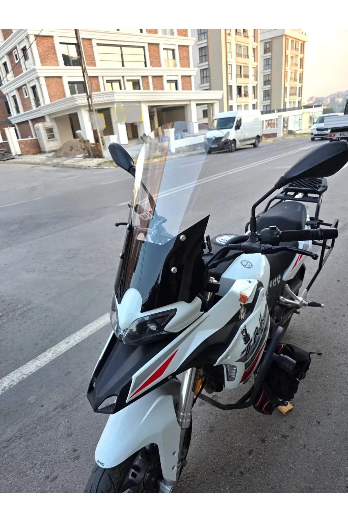 Benelli TRK 251 Ön Cam 2019-2023 Model 56cm Şeffaf Renkli 4mm