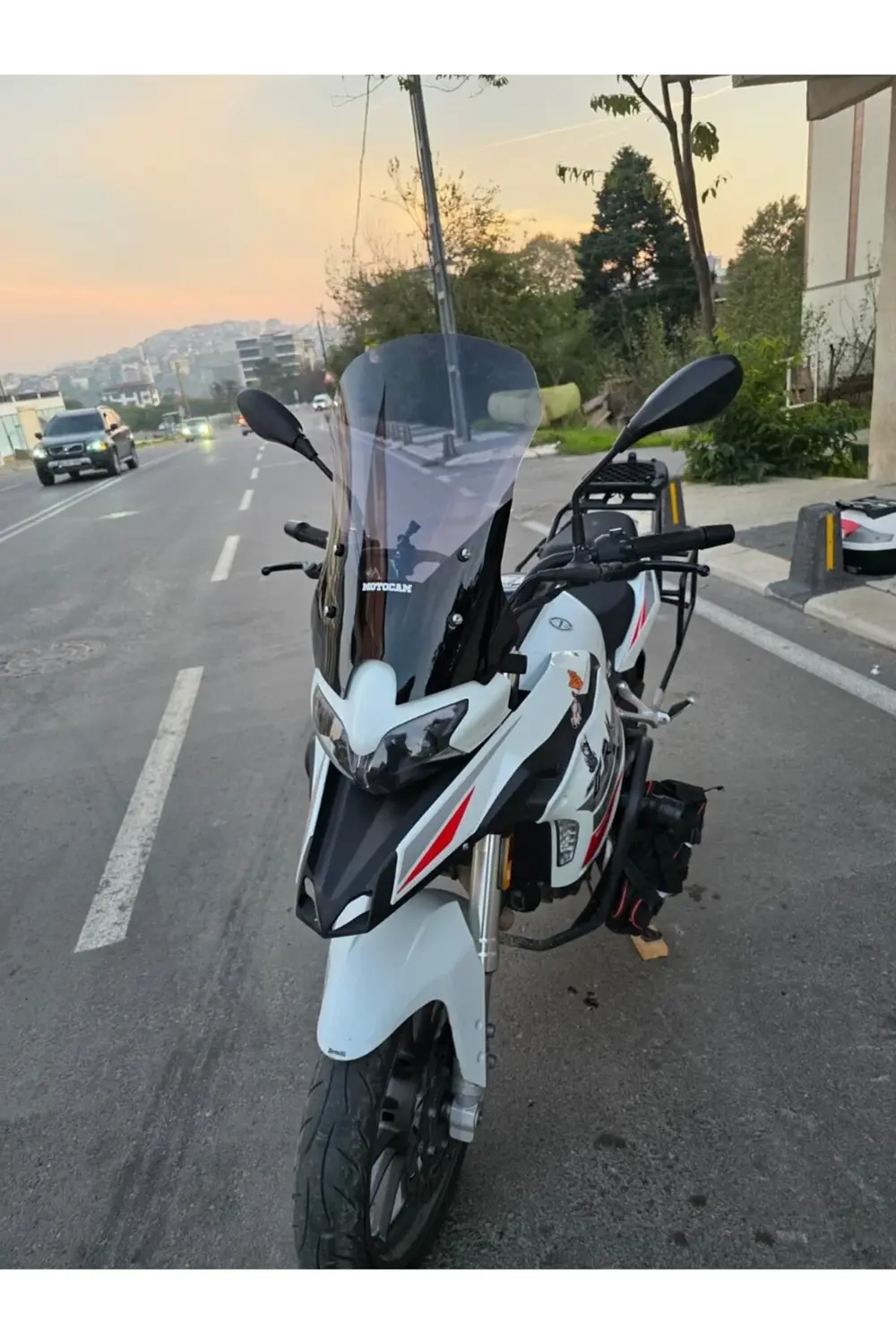 Benelli TRK 251 Ön Cam 2019-2023 Model 56cm Füme Renkli 4mm