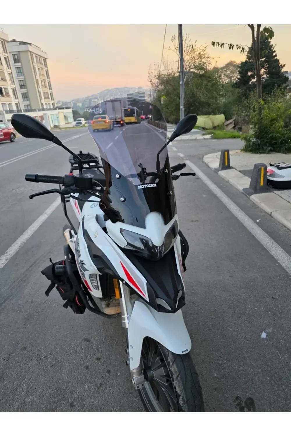 Benelli TRK 251 Ön Cam 2019-2023 Model 56cm Füme Renkli 4mm
