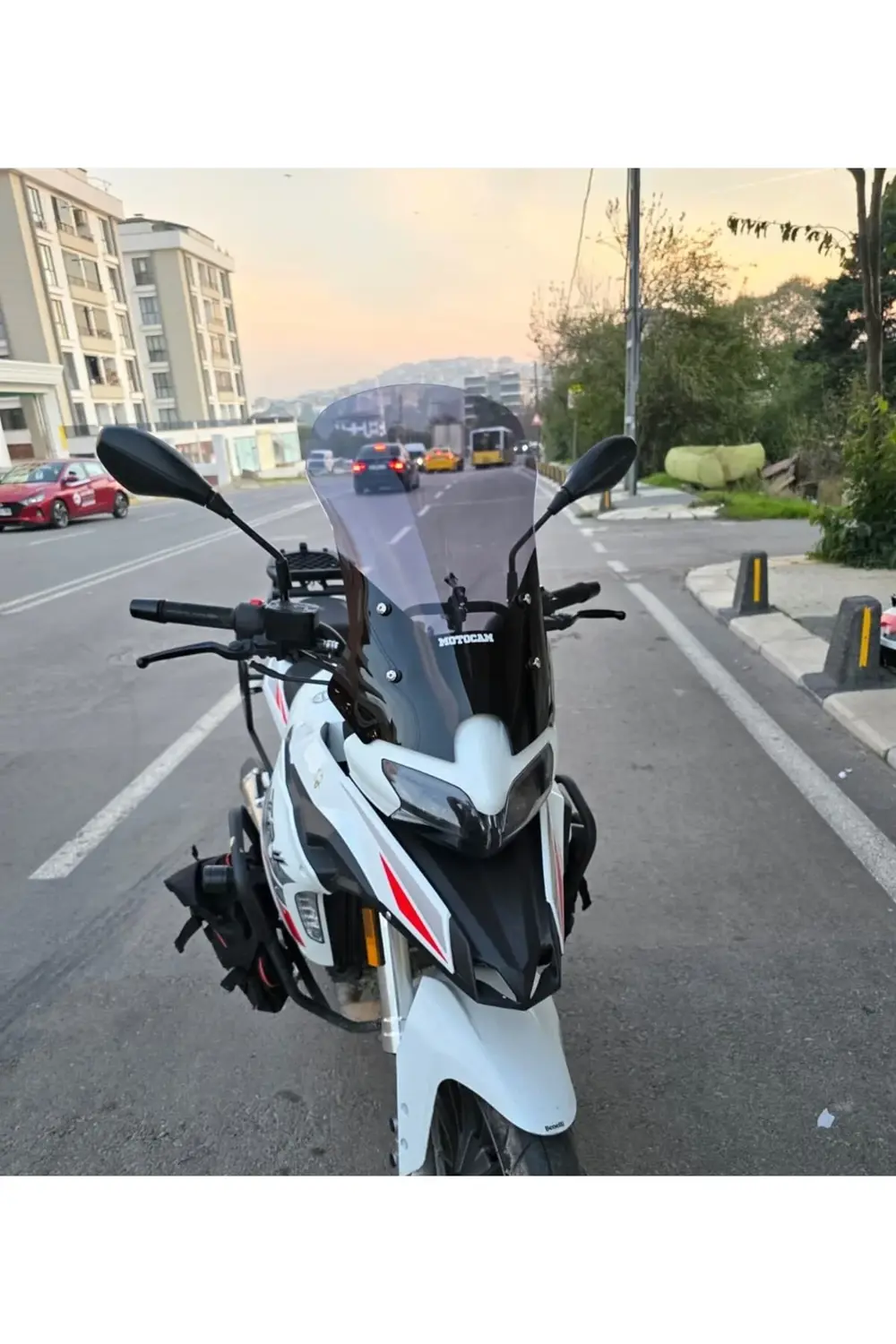 Benelli TRK 251 Ön Cam 2019-2023 Model 56cm Füme Renkli 4mm