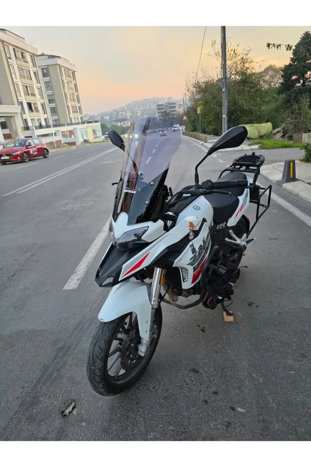 Benelli TRK 251 Ön Cam 2019-2023 Model 56cm Füme Renkli 4mm