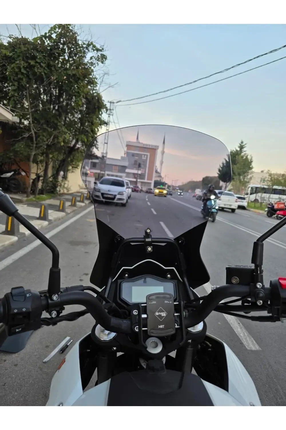 Benelli TRK 251 Ön Cam 2019-2023 Model 56cm Füme Renkli 4mm